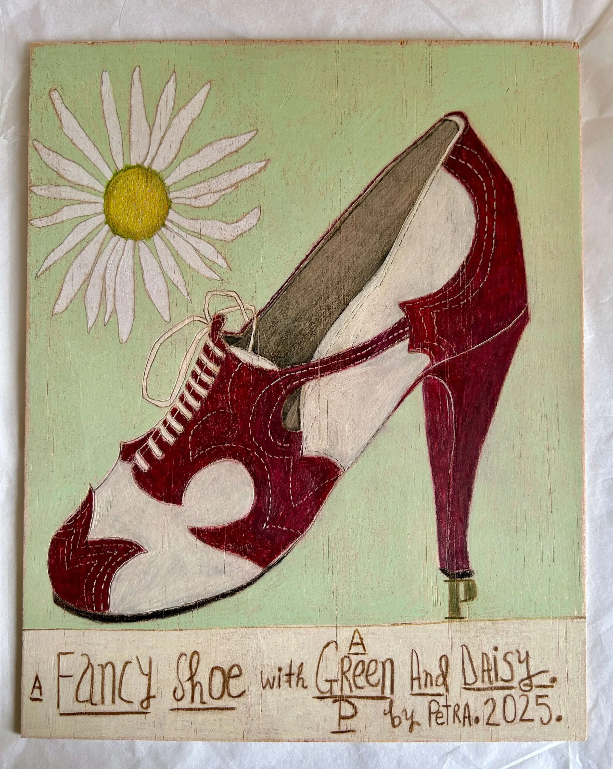 Fancy shoe with green pea and daisy
