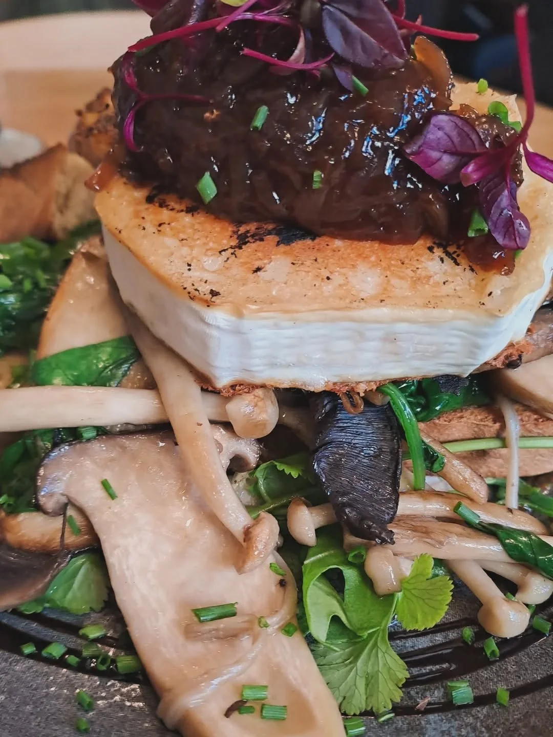 Happy New Year from the Lakes! Last breakfast of freedom before heading home. And what a fantastic breakfast it is!  Wow. It's been a brilliant, active festive break. 
Looking forward to a very busy 2026.
Hope you're all groovy, healthy and happy!
@p