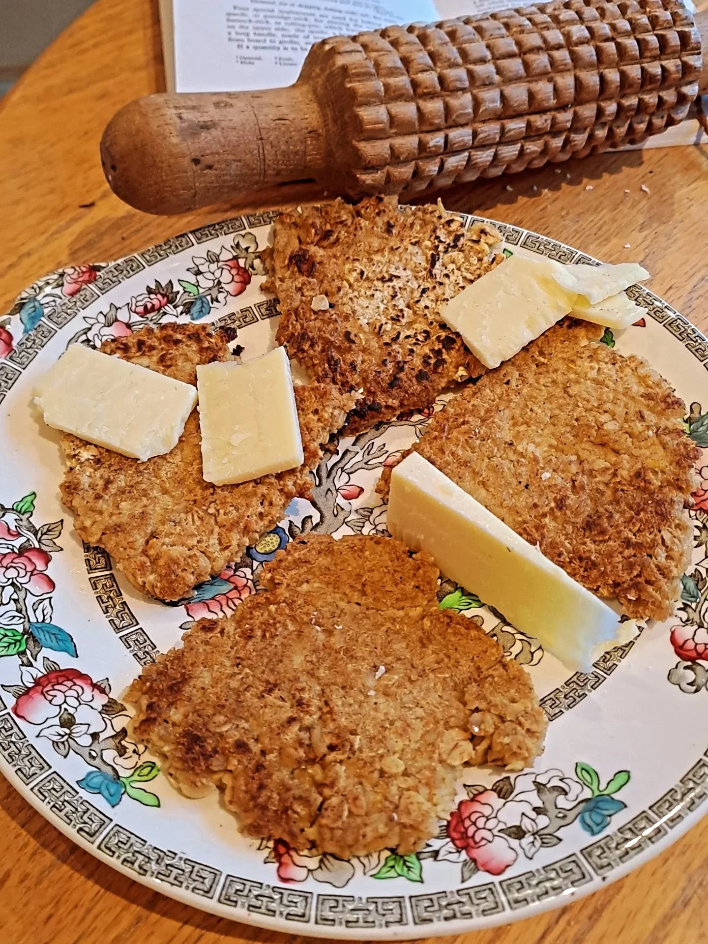 It's that time of year again when we all acknowledge Scotland's most talked about poet, although he has come up for a bit of controversy in recent times...

My favourite Scottish cook of old, Florence Marian McNeill, mentions Burns's reference&nbsp;t