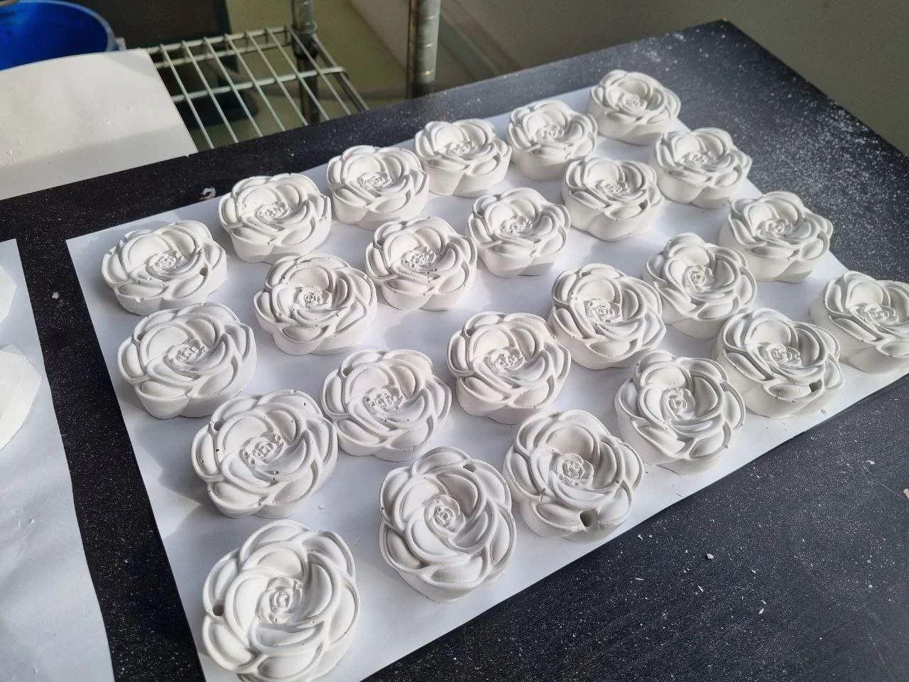 To strengthen the product offering, I identified an opportunity to collaborate with students from another course (Product Design) to work with resin components.