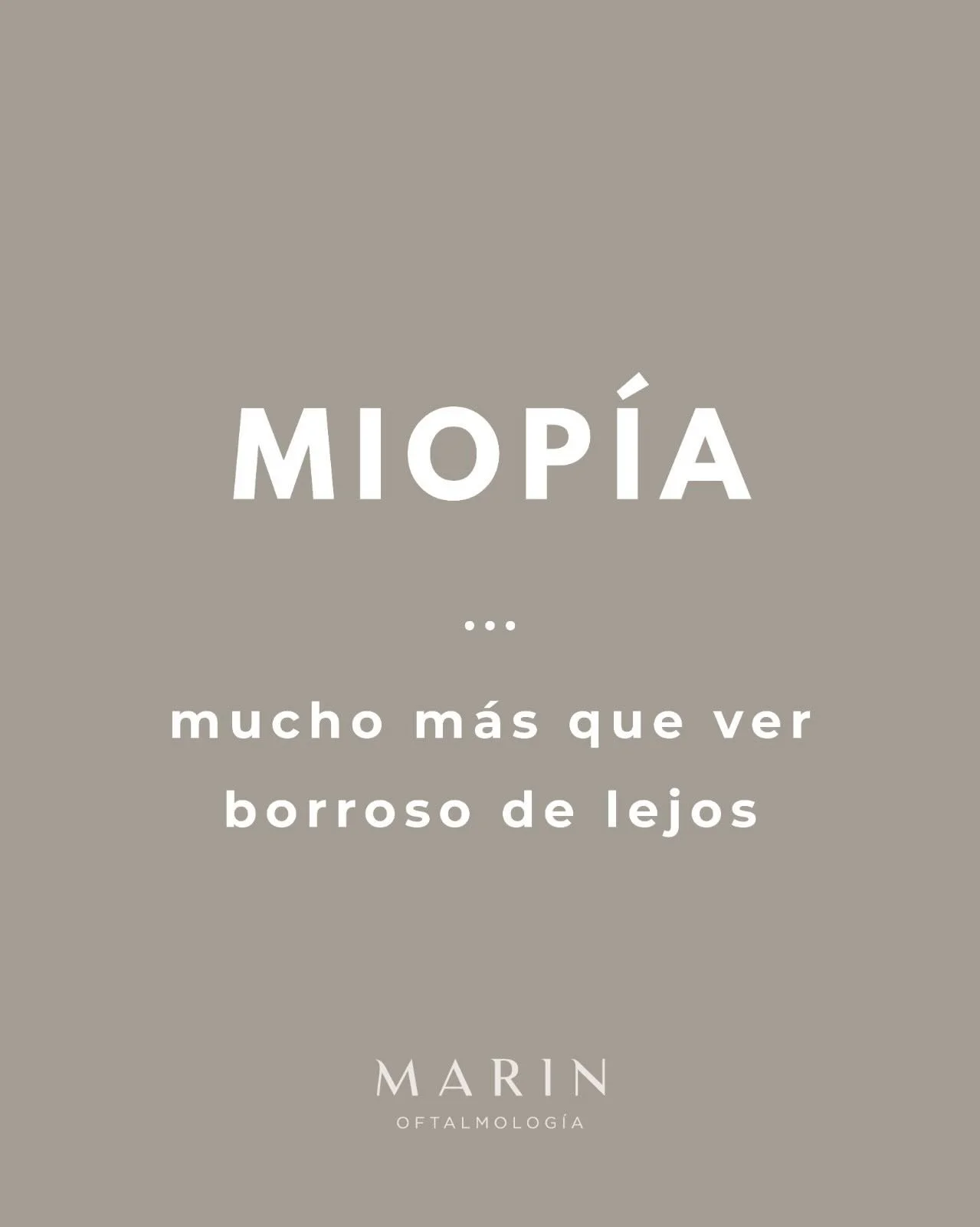 La miop&iacute;a es mucho m&aacute;s que ver borroso de lejos... 🌫️ Es una condici&oacute;n que requiere atenci&oacute;n y seguimiento.

Desliza para descubrir:
✅ El mito vs. la realidad del ojo miope.
✅ Por qu&eacute; la analog&iacute;a del globo e