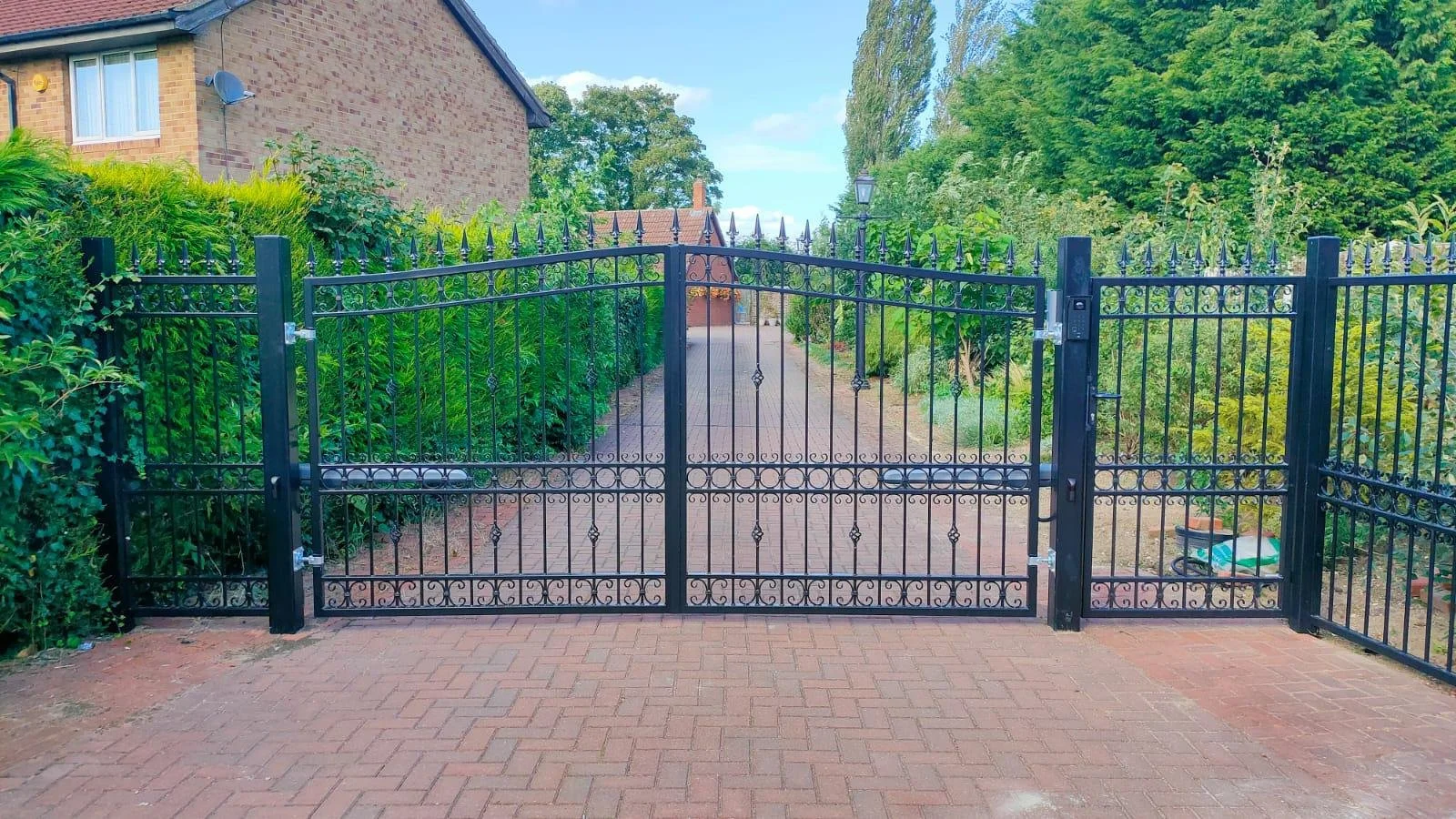 Driveway Gates Fabricated & Installed by Whitworth Fabrications in West Yorkshire