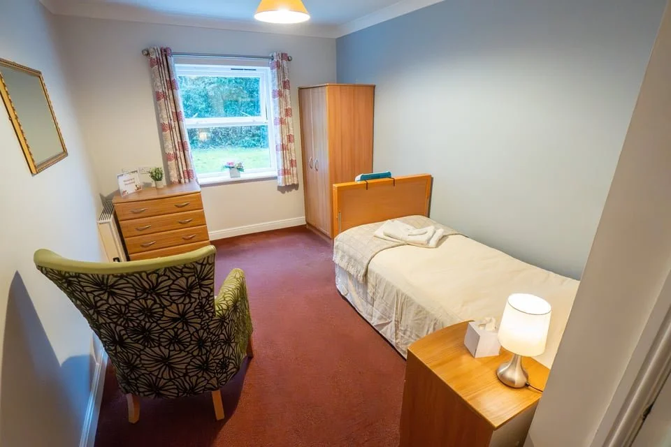 woodlands accommodation bedroom from serencroft