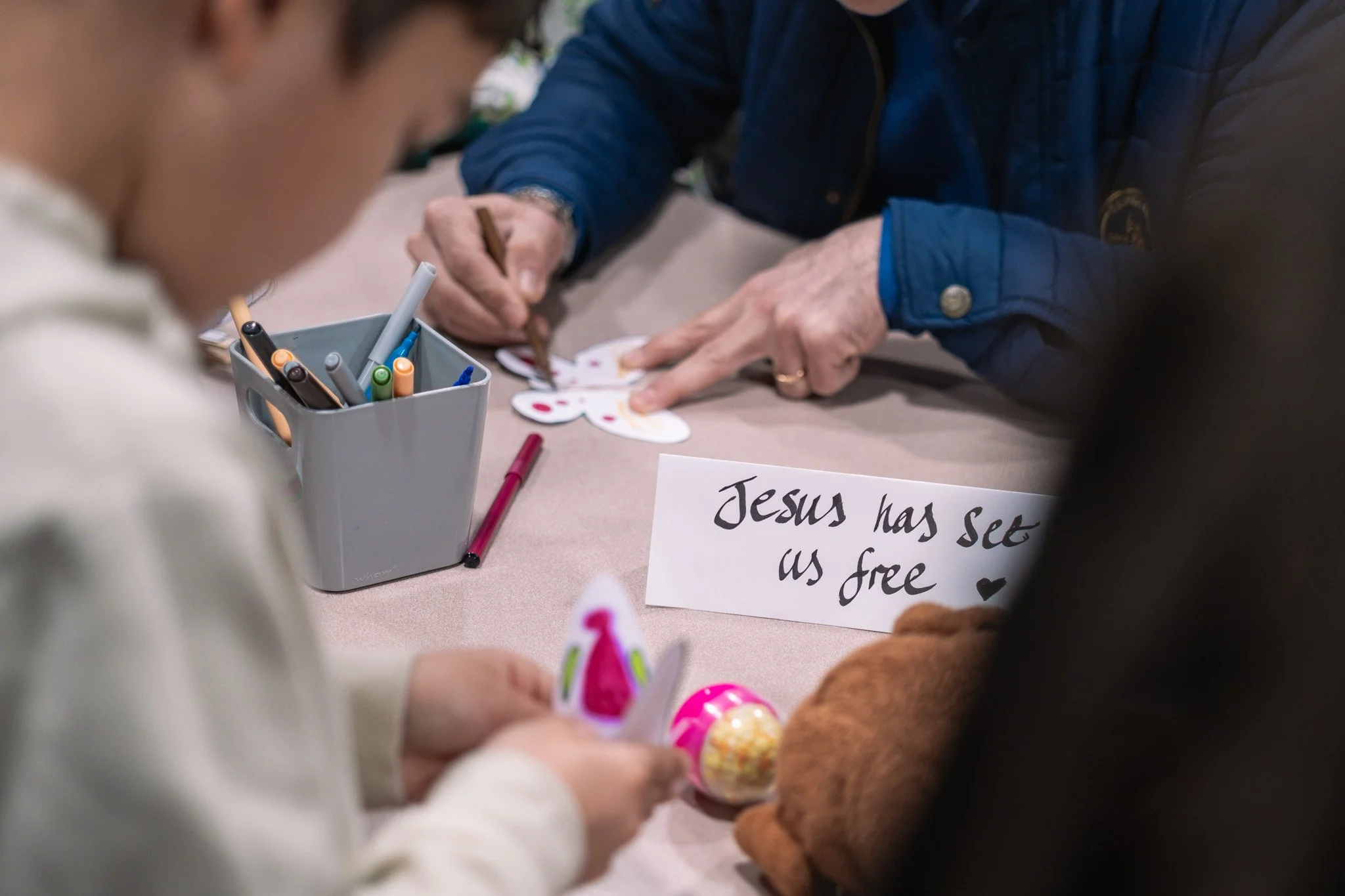 Children colouring at Taunton Vineyard