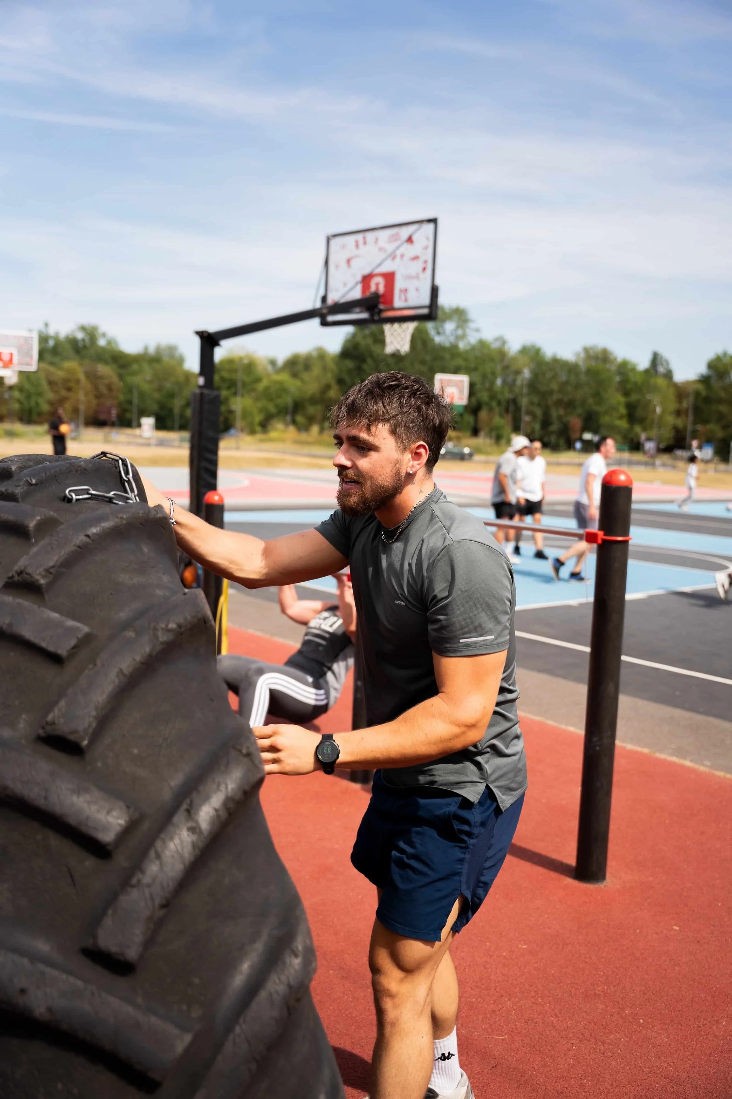 Lucas coach sportif à domicile motivation et progression personnalisée 