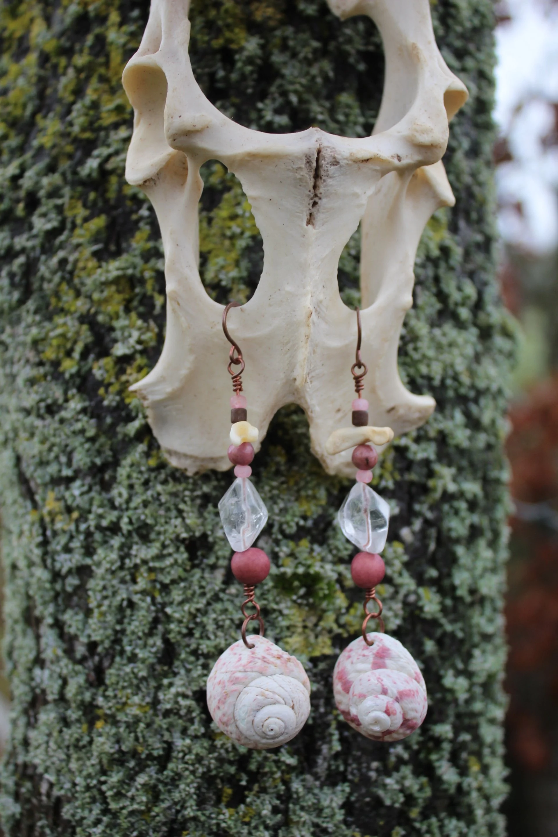 ꩜  Sea Shell & Clear Quartz Earrings