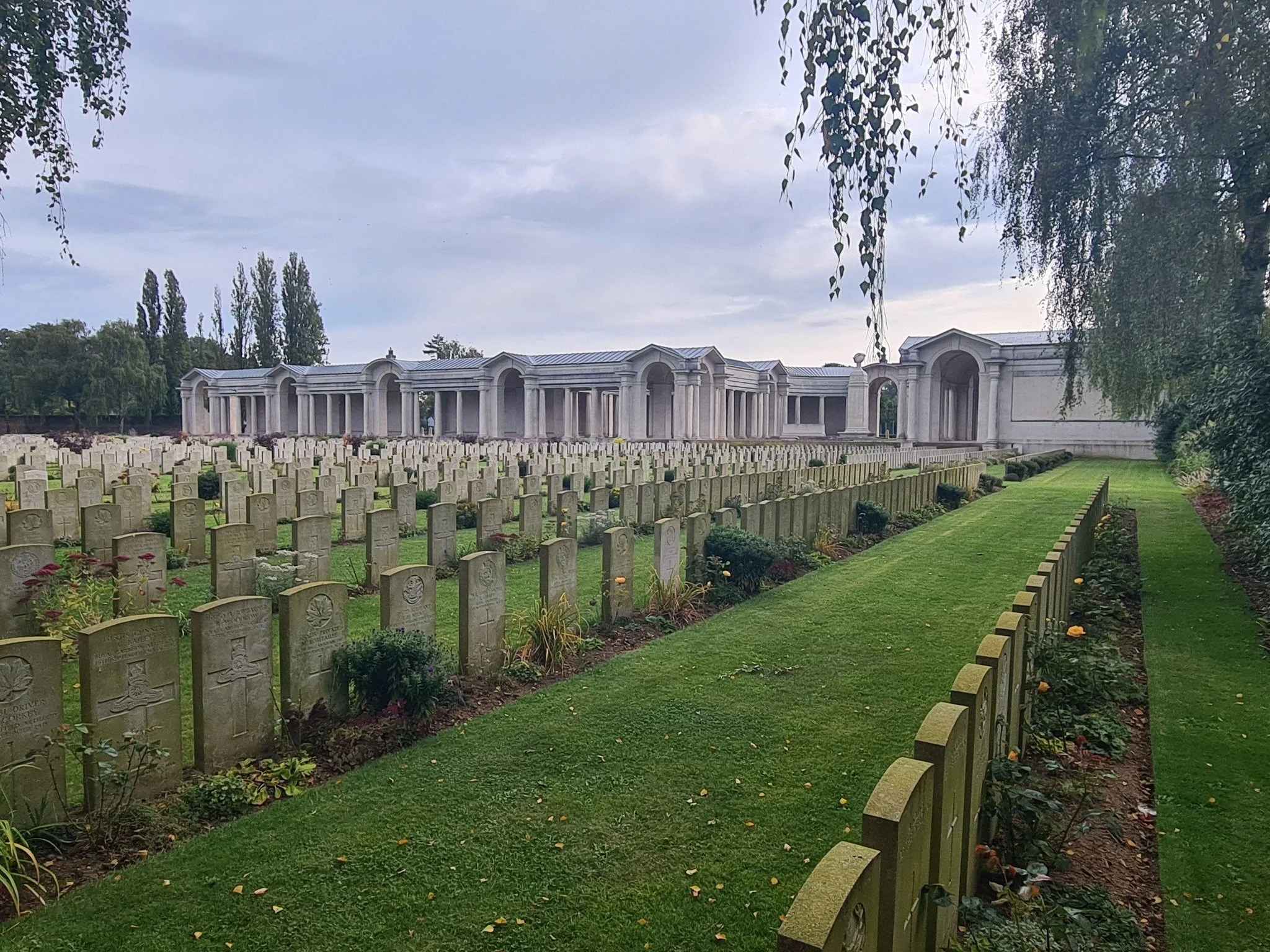 Faubourg D'Amiens Military Cemetery.jpg