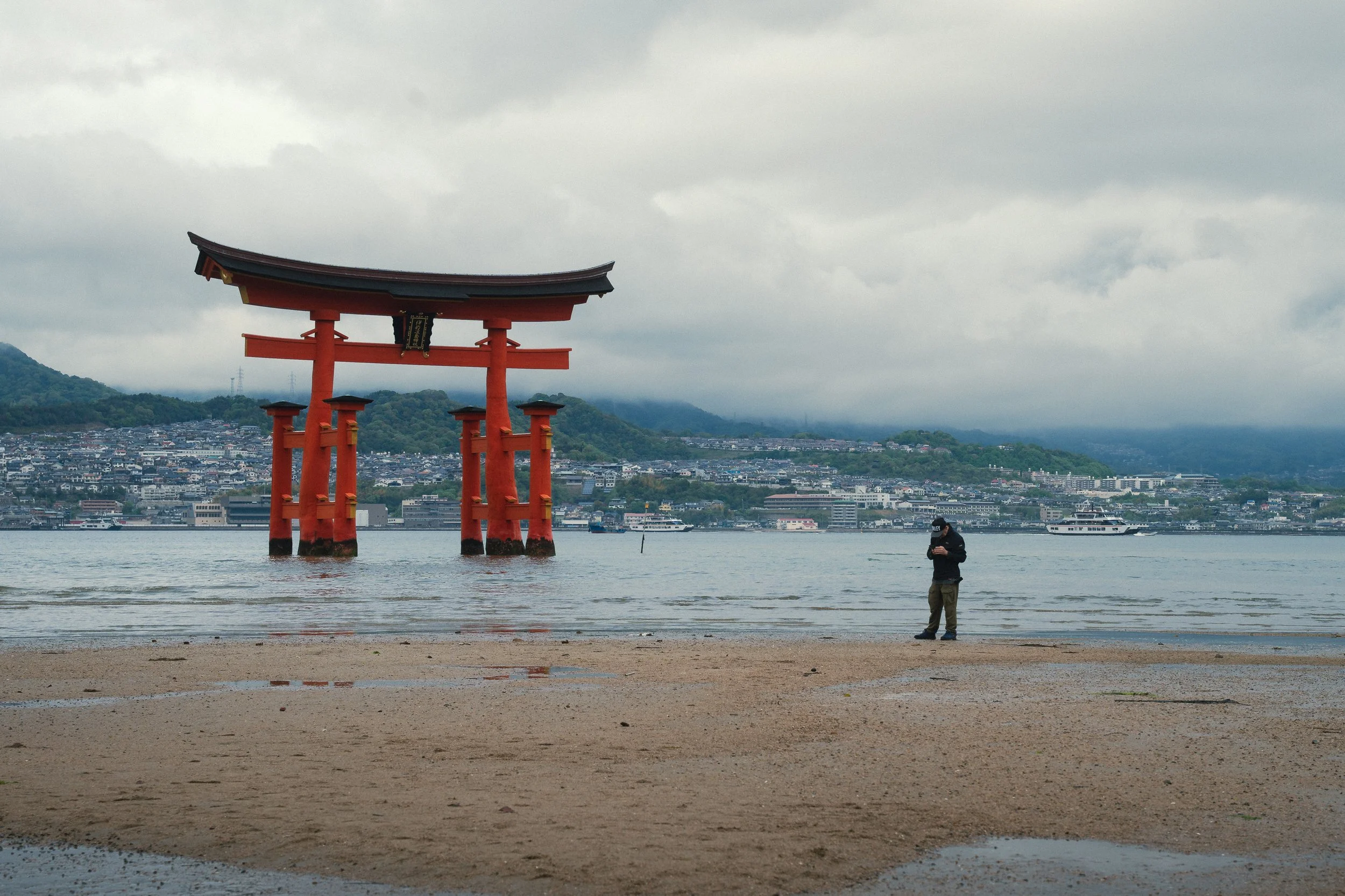 rolandak | Japan 2025 Best | HQ-74.jpg