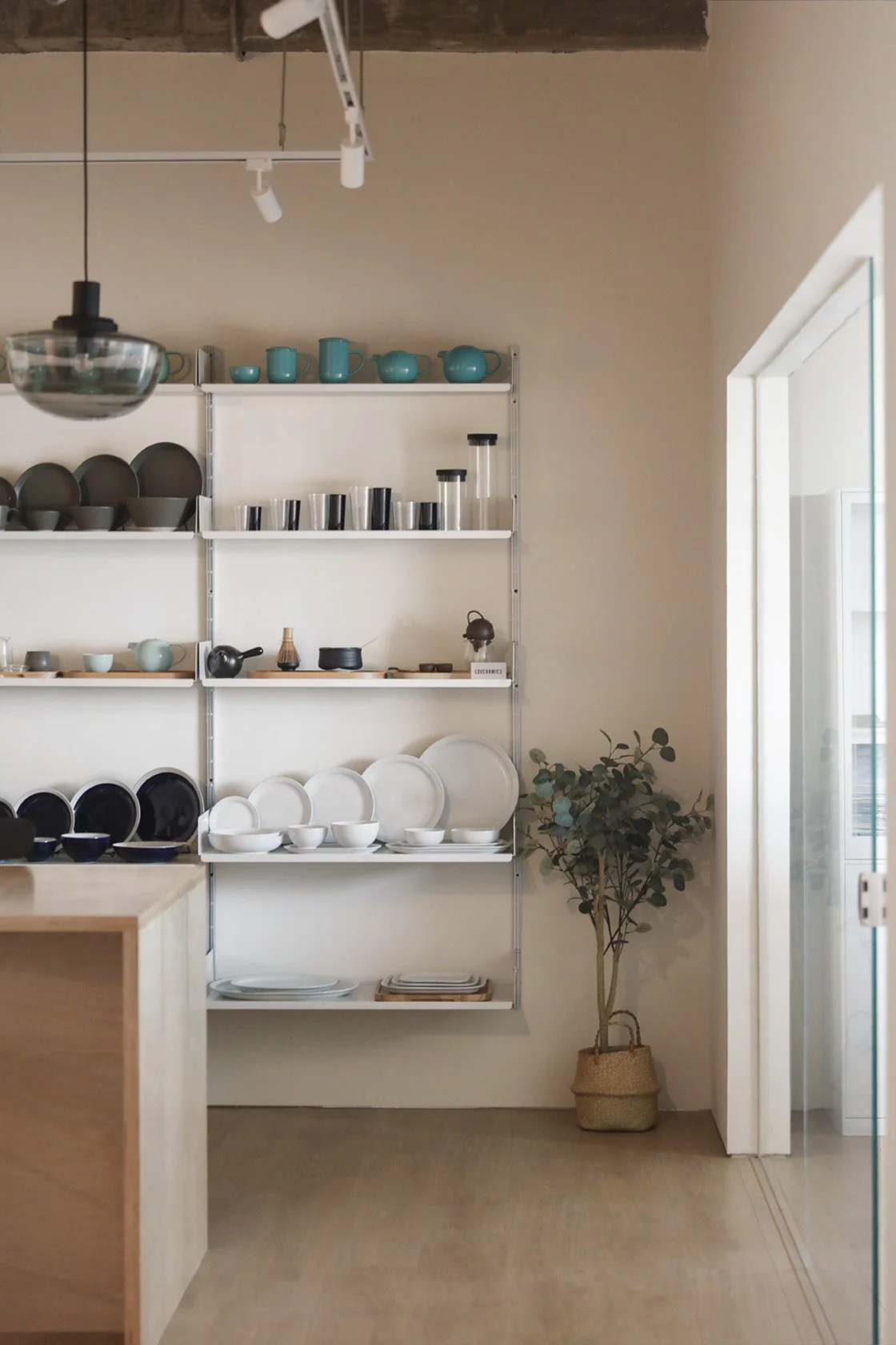 Loveramics SZ Office - Neutra Architects 24.jpg