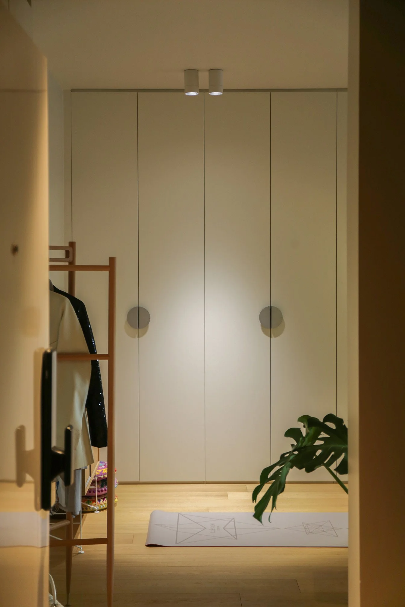 Apartment Jocelyn - Neutra Architects 17.jpg