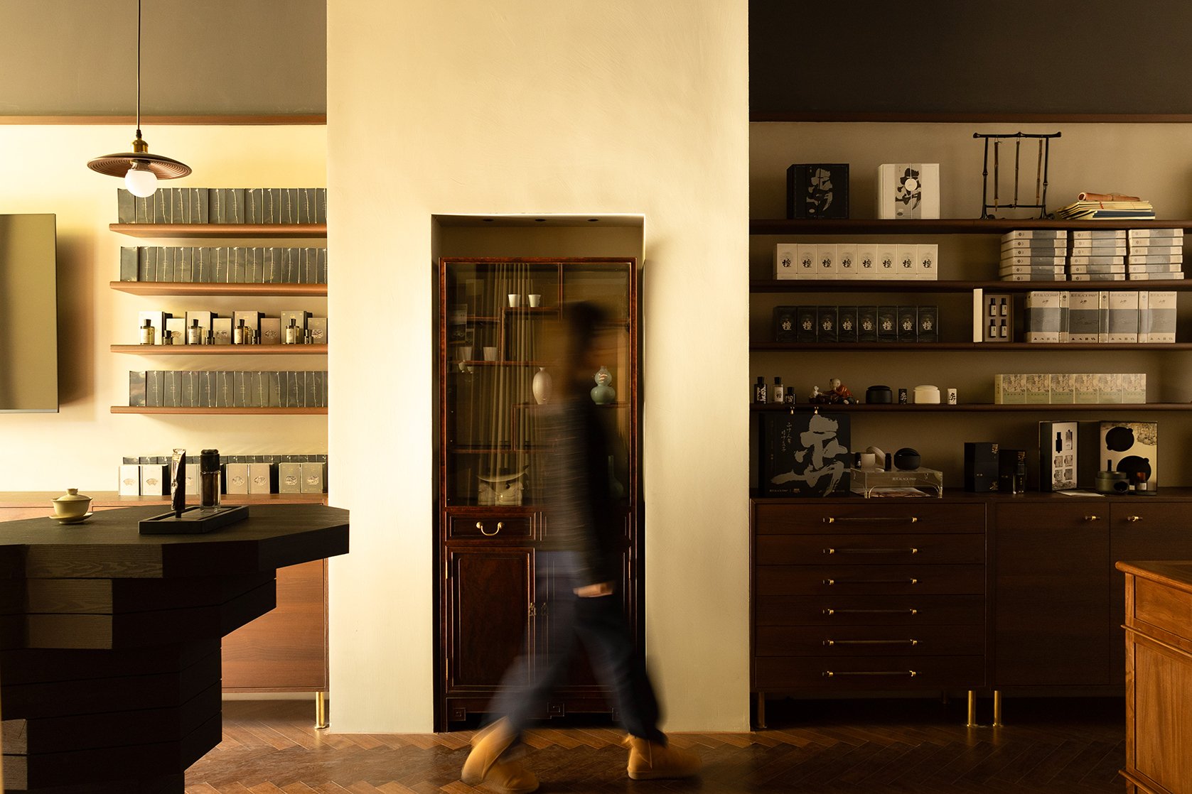 Black Paw SH - Neutra Architects 10.jpg