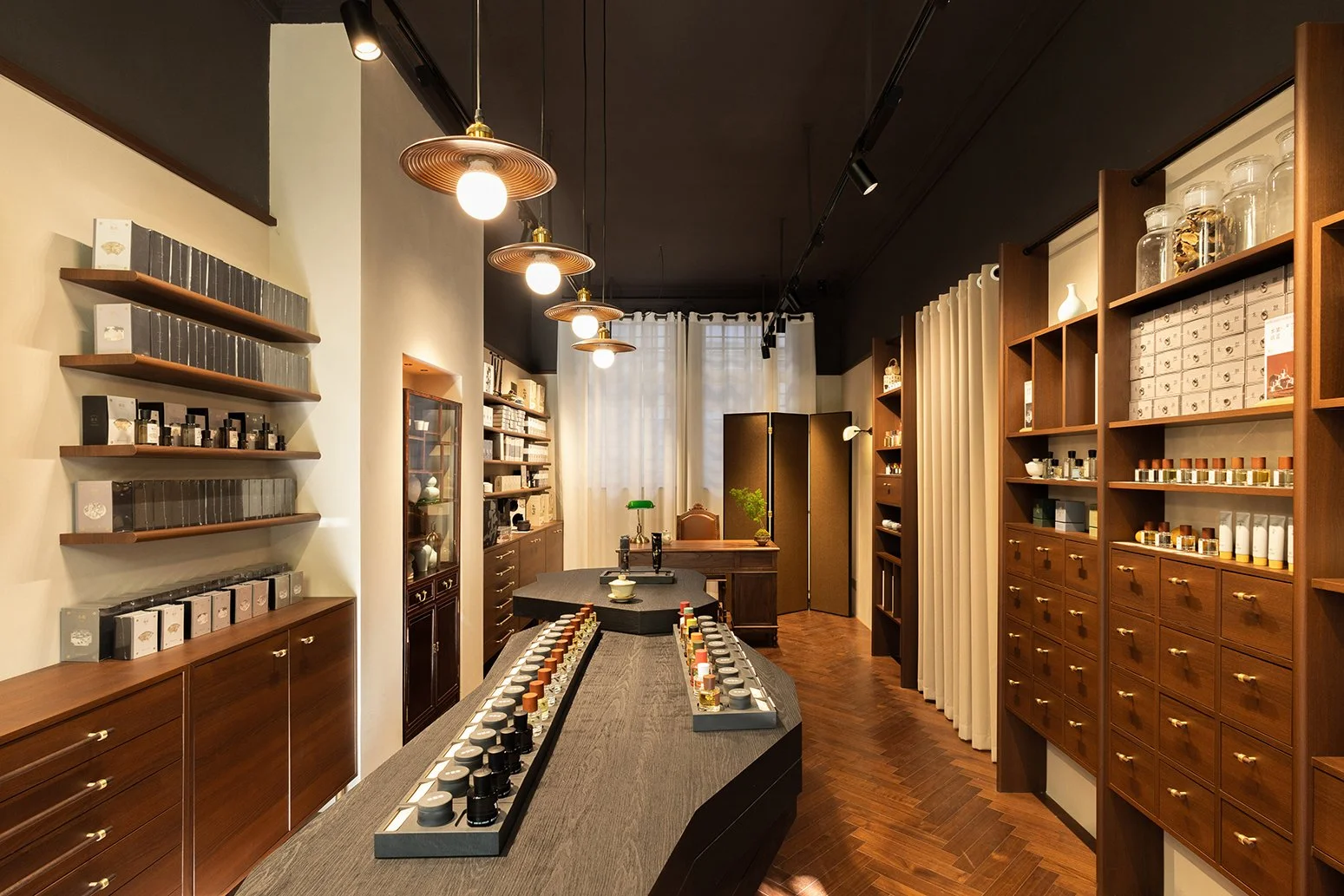 Black Paw SH - Neutra Architects 3.jpg