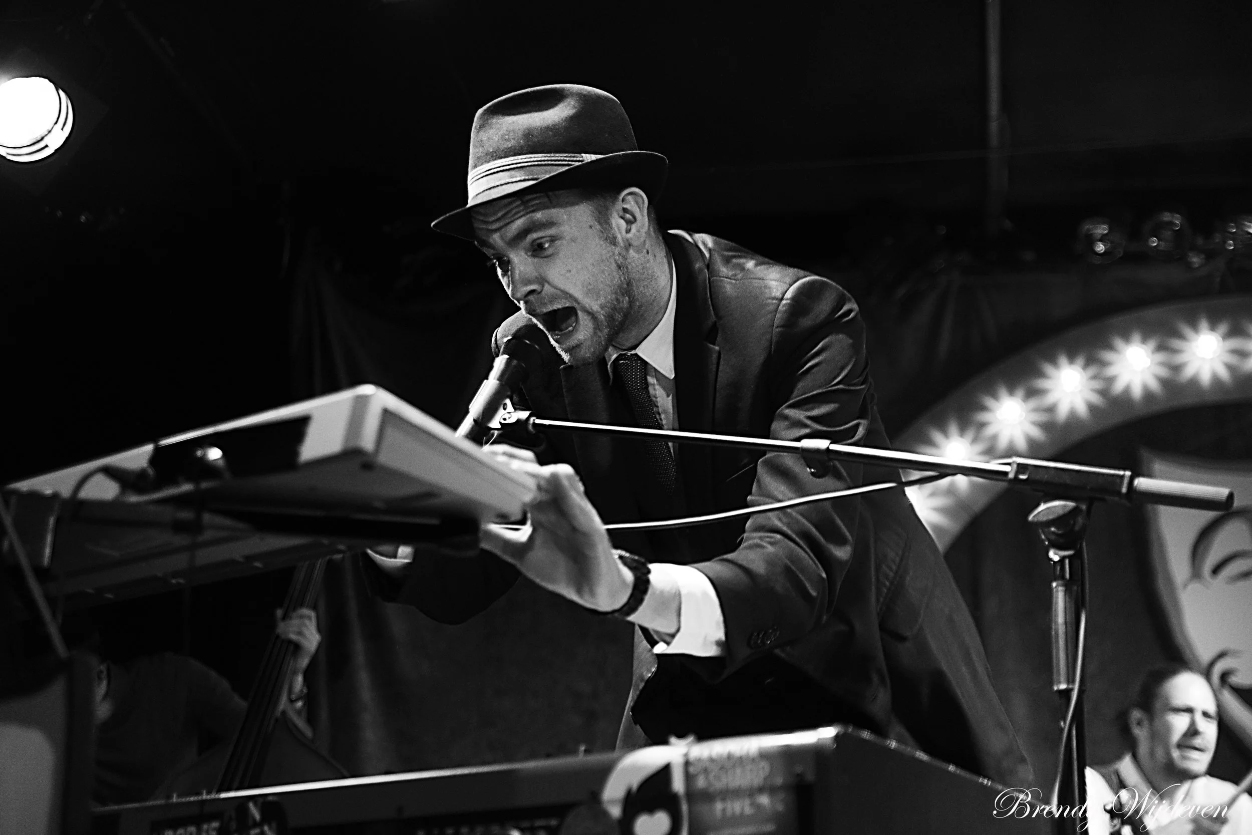 "Ik Wasser" ft. Jan Terlouw