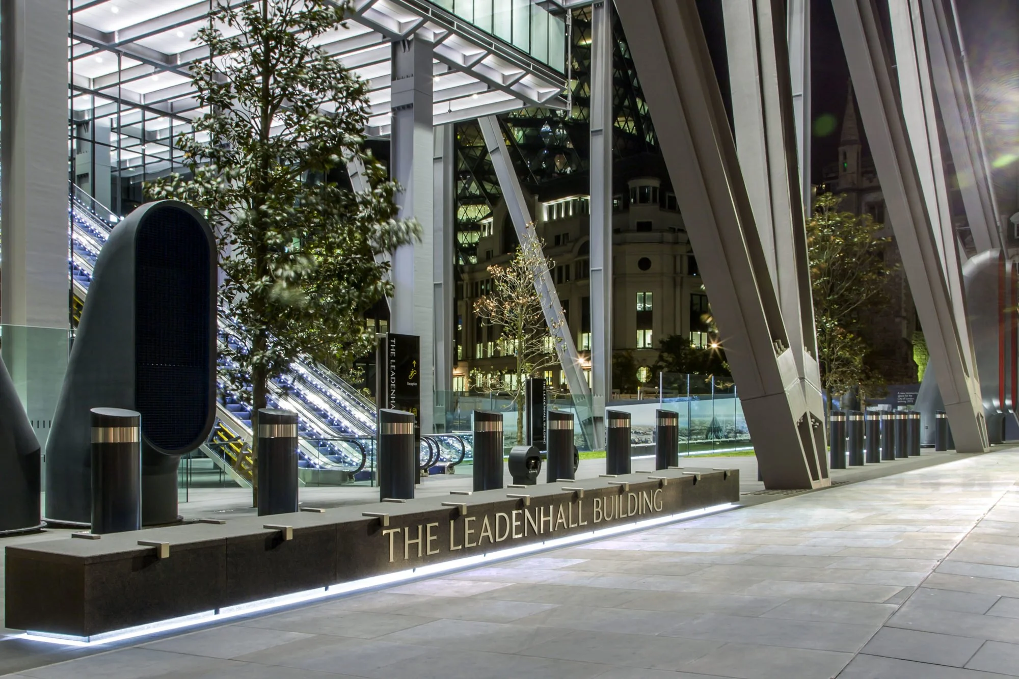 Leadenhall building exterior signage