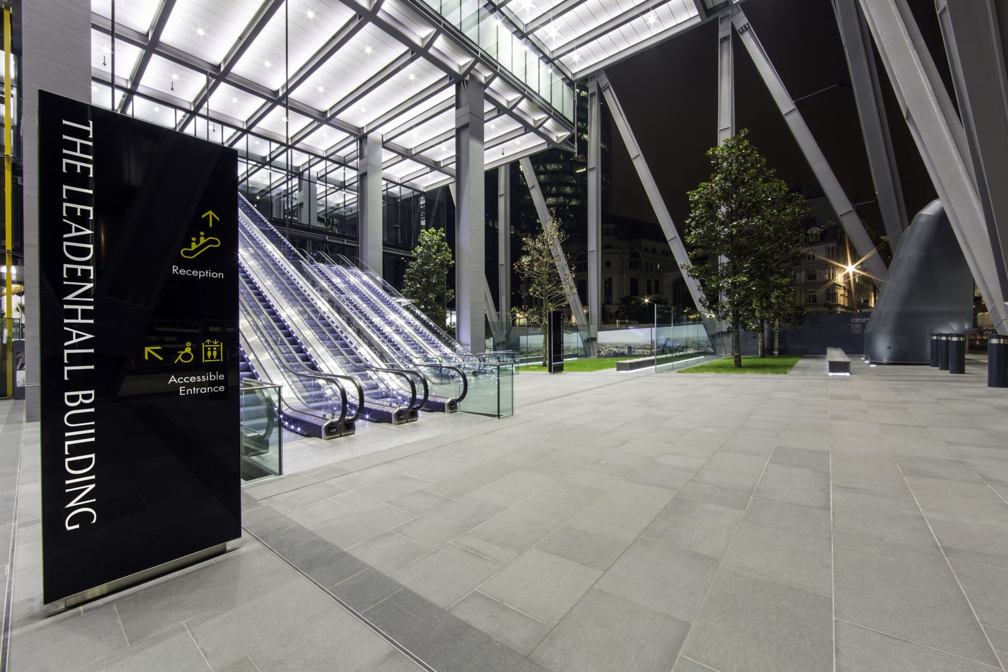 The Leadenhall Building Exterior Totem