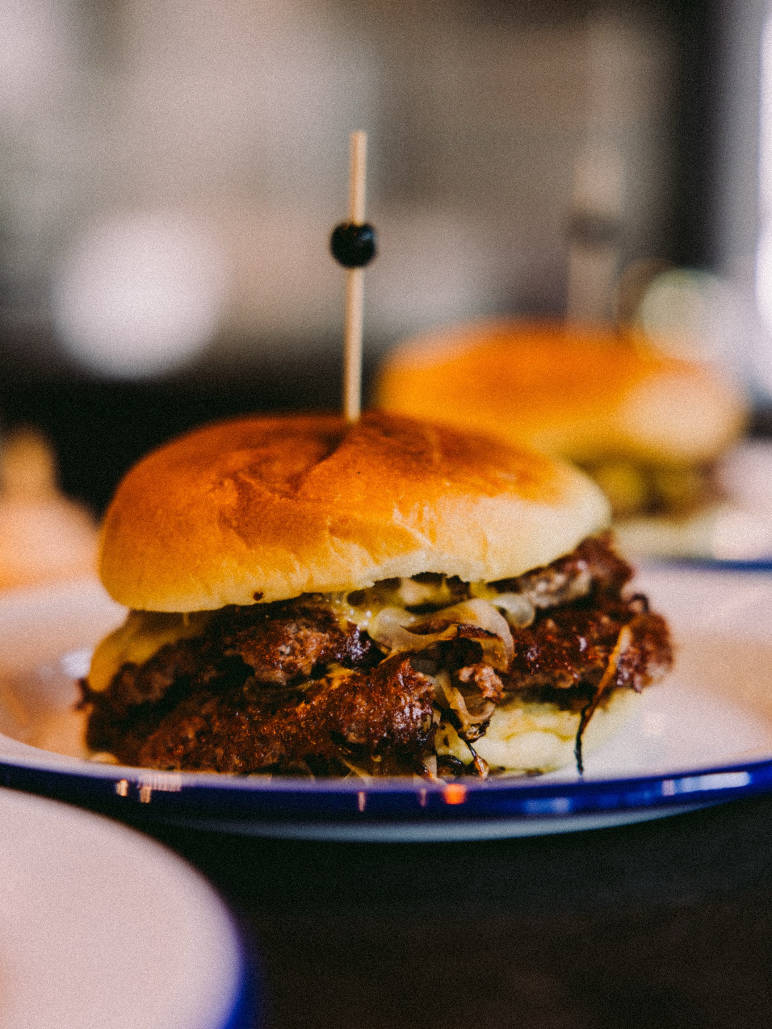 SMASHHHH!🍔 

Ben binnenkort &eacute;cht open. 

#smashburger #burgers #tiel #bennie