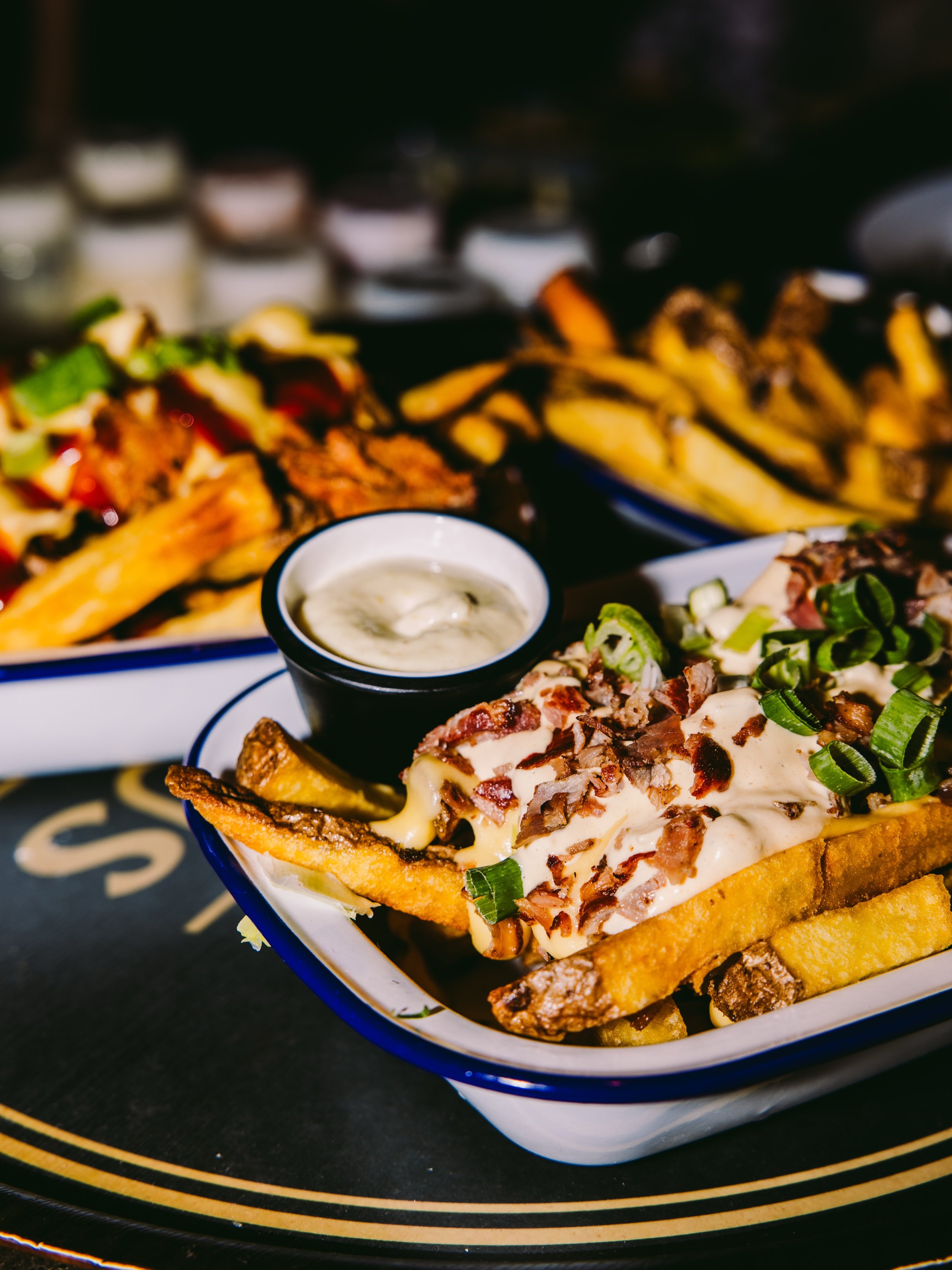 Ik wil mijn fries LOADED😍

Loaded fries BENNIE💙, &lsquo;NACHO&rsquo;🌶️ of PULLED PORK🥓
Welke is jouw favoriet?

Reserveer je tafel op bennietiel.nl

#bennie #loadedfries #tiel #restaurant #burgers