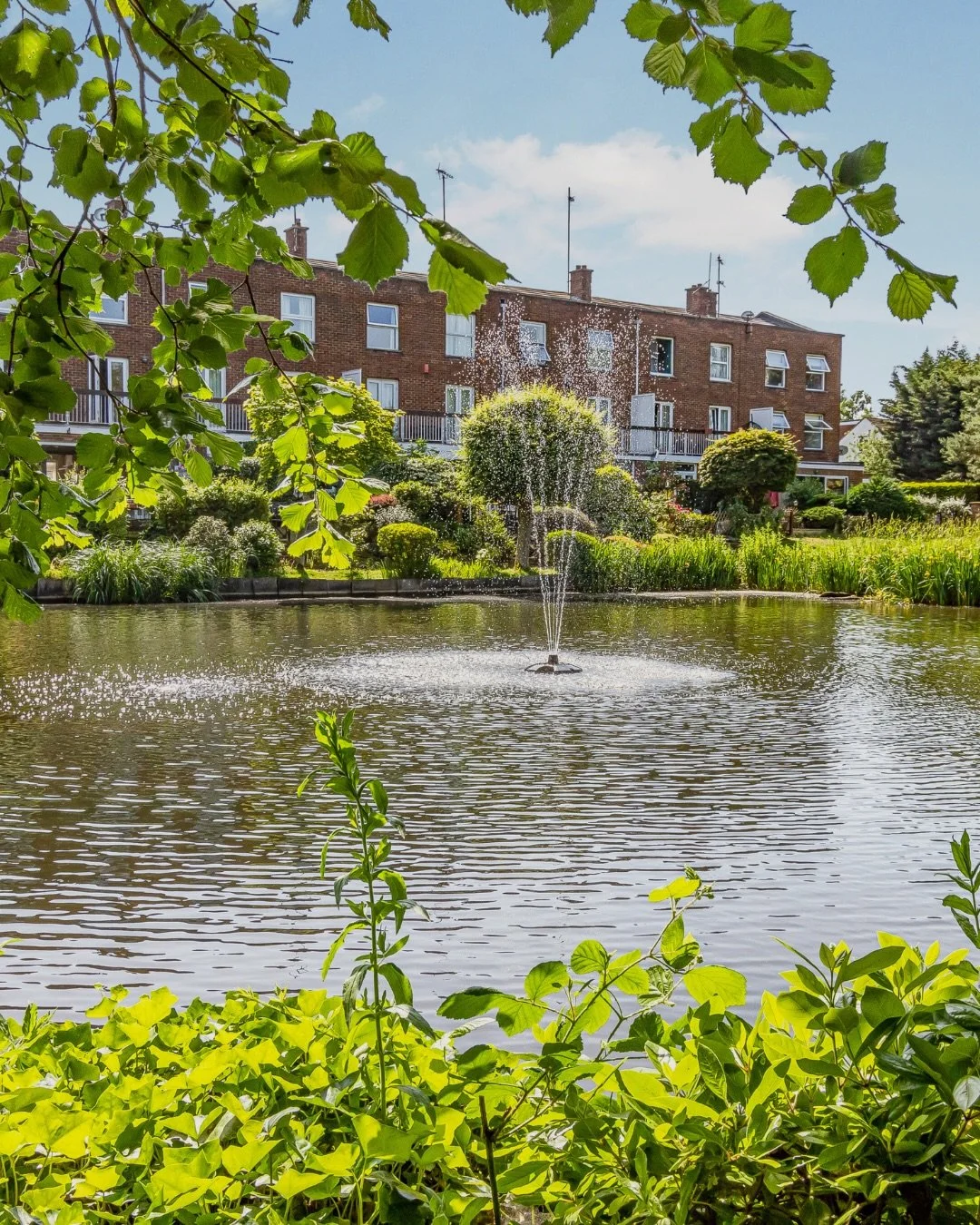 The house by the lake. 

Who wouldn't want this backdrop at the foot of their garden? 

This home doesn't need much said about it. You just need to visit it to appreciate how incredible this home is. 

4 bedrooms, 2 bathrooms, 1,743 sq ft, chain-free