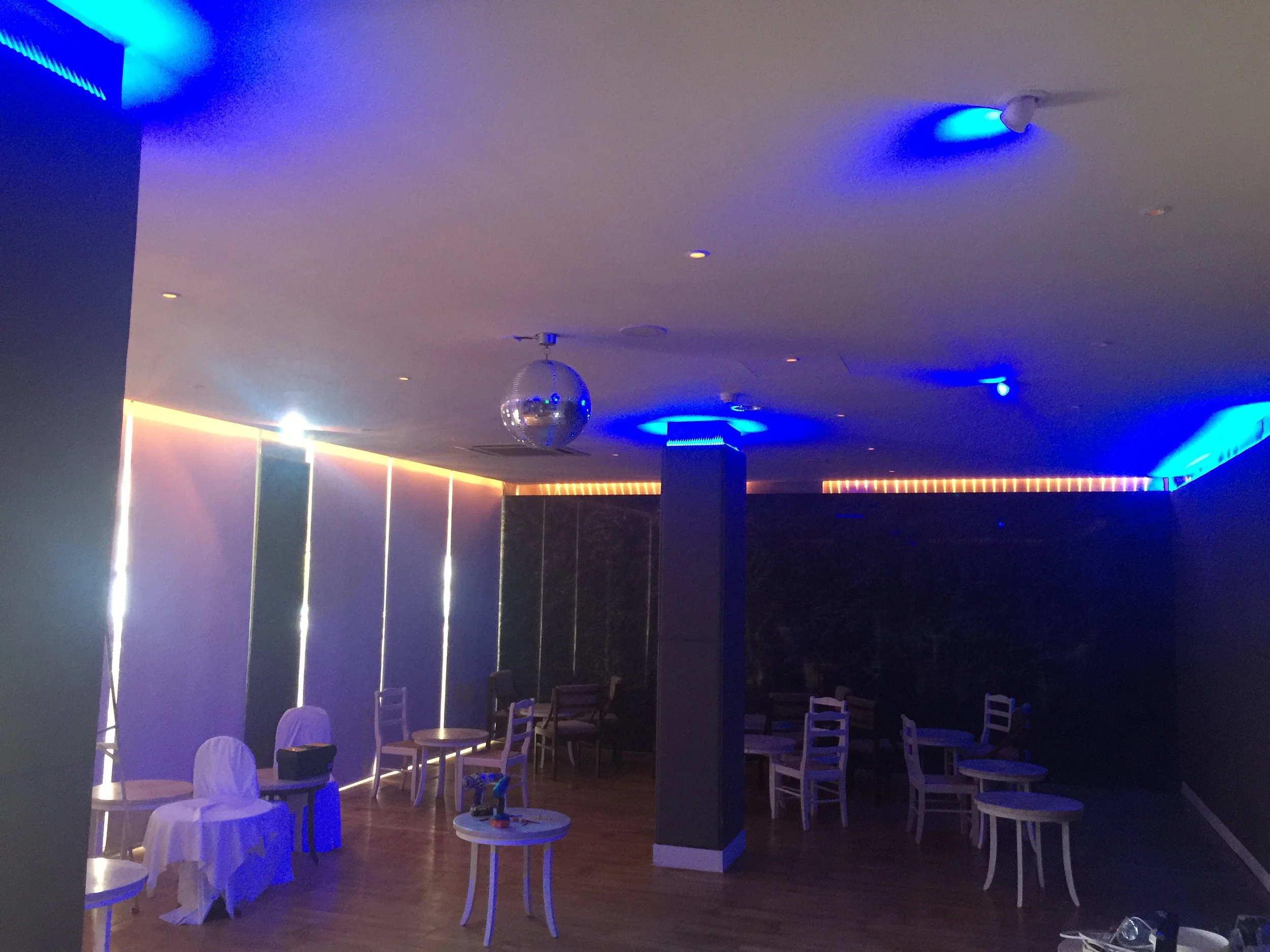 Poseidon Suite- own lighting.JPG