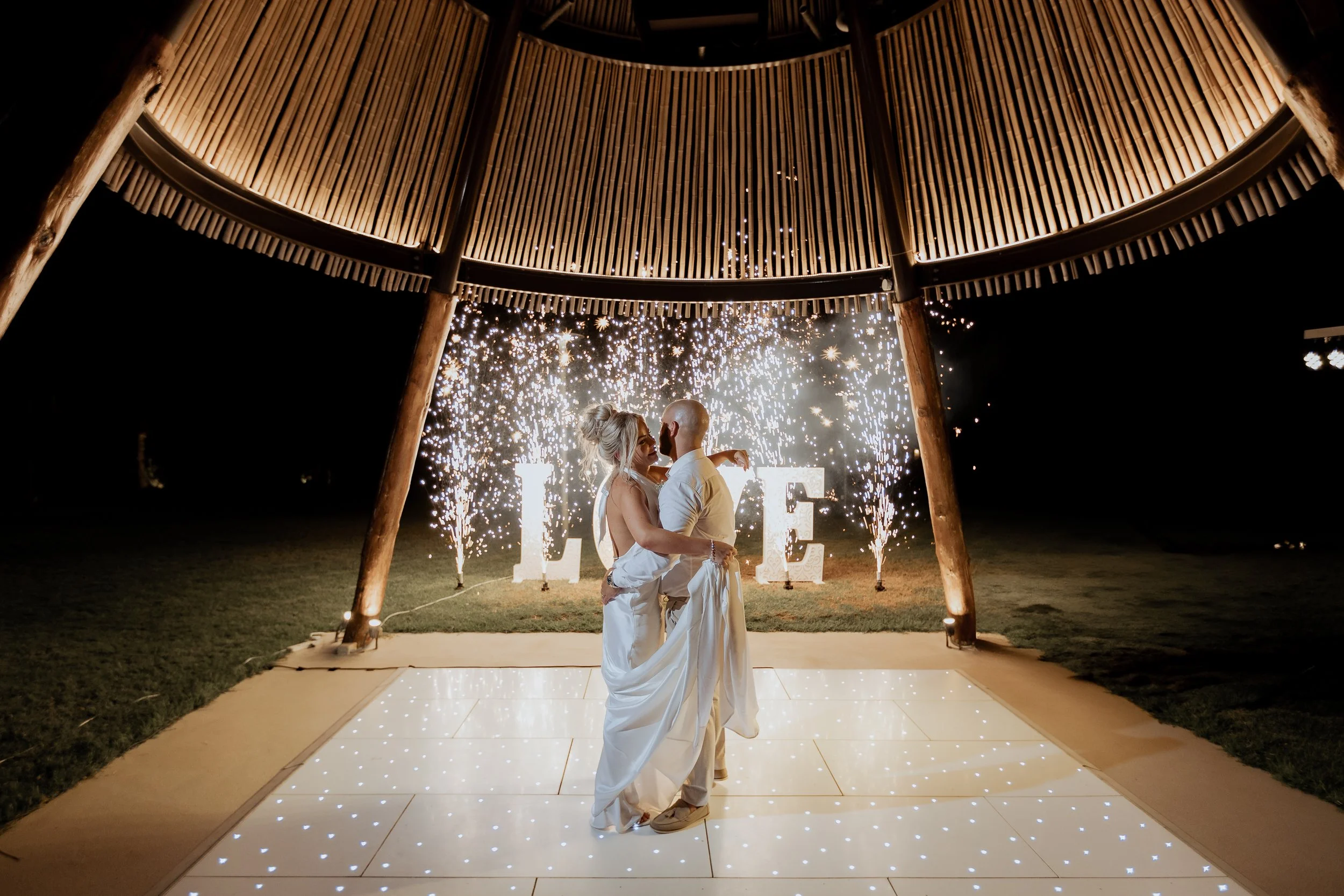 Rebecca & Chris-756.jpg