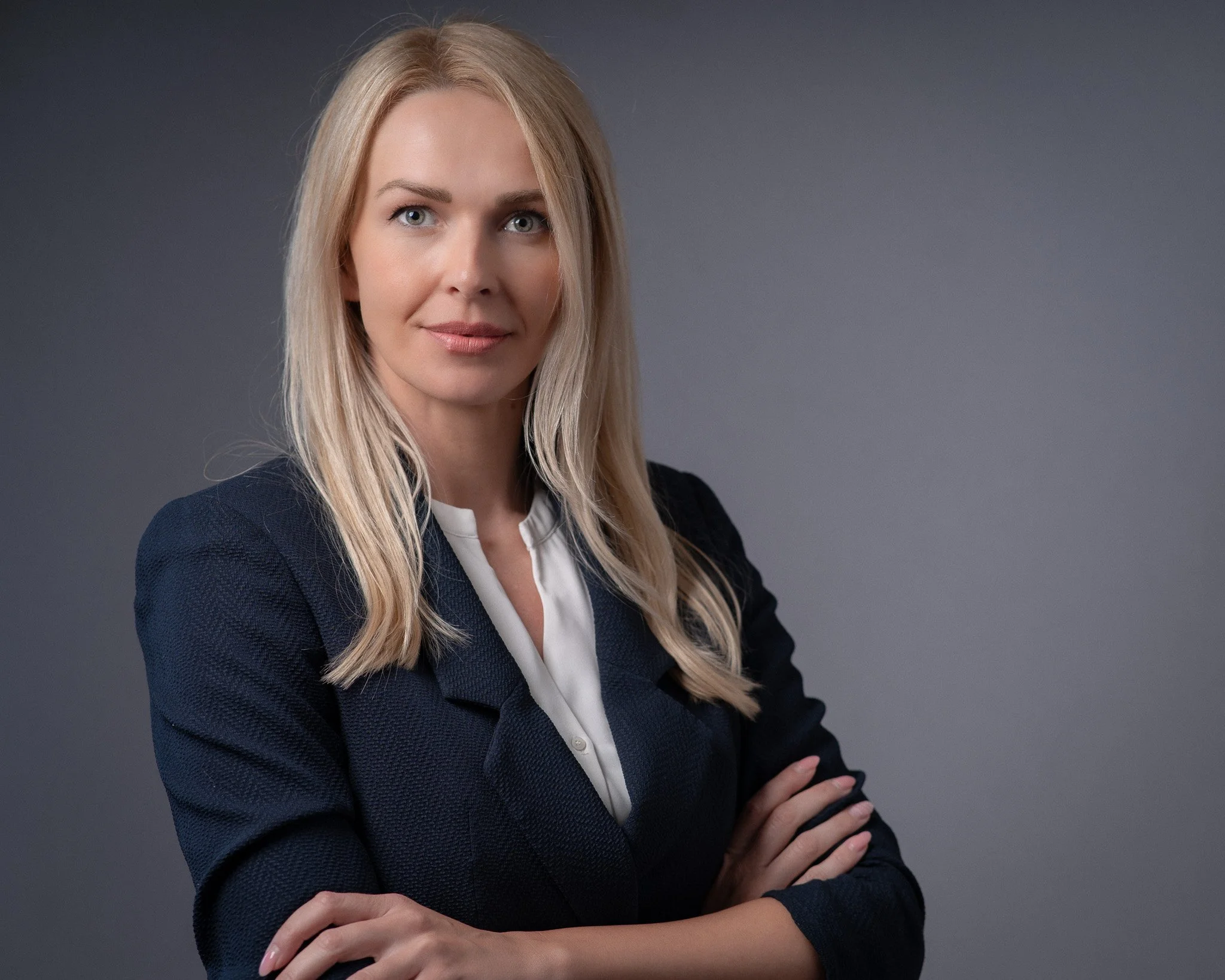HR manager profesionalna fotografija u plavom sakou