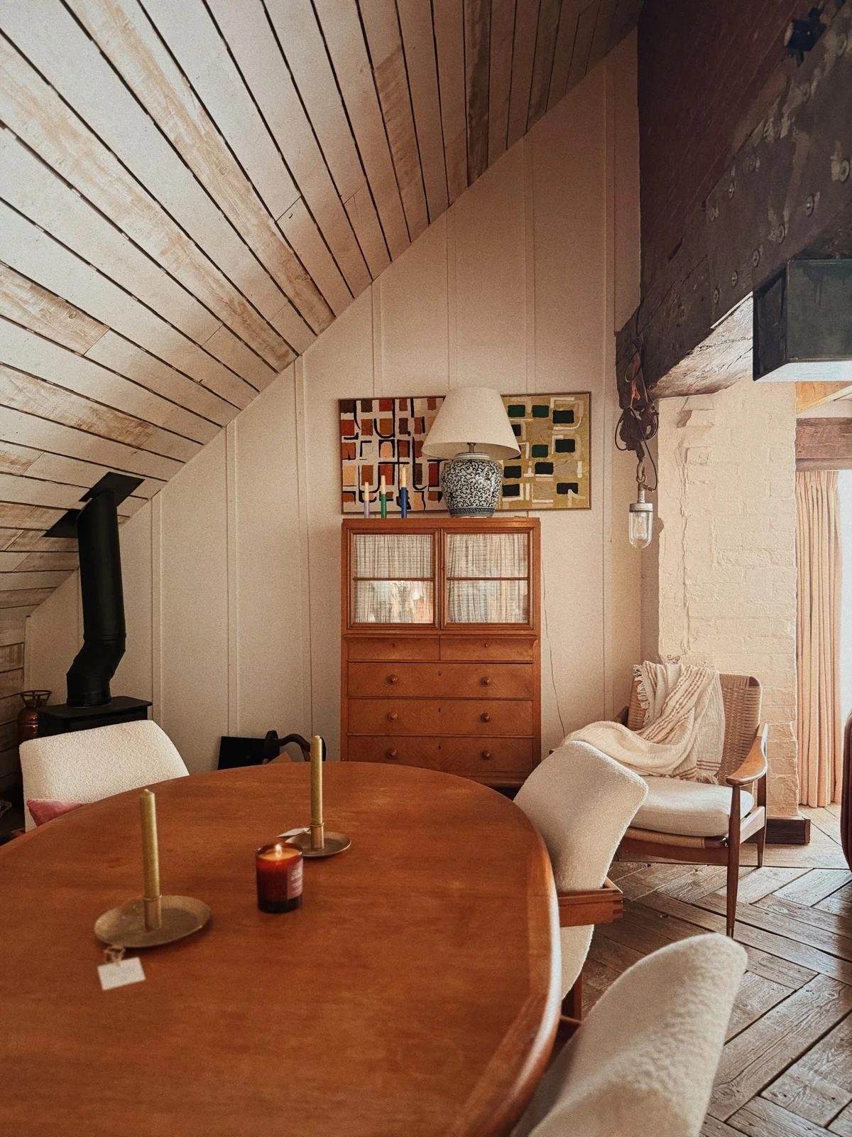 Space for boardgames and lazy dinners