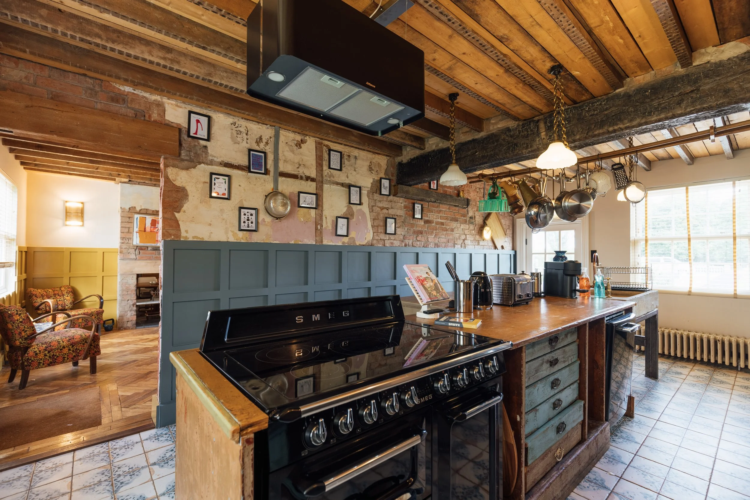 A place for feasts in the full farmhouse kitchen