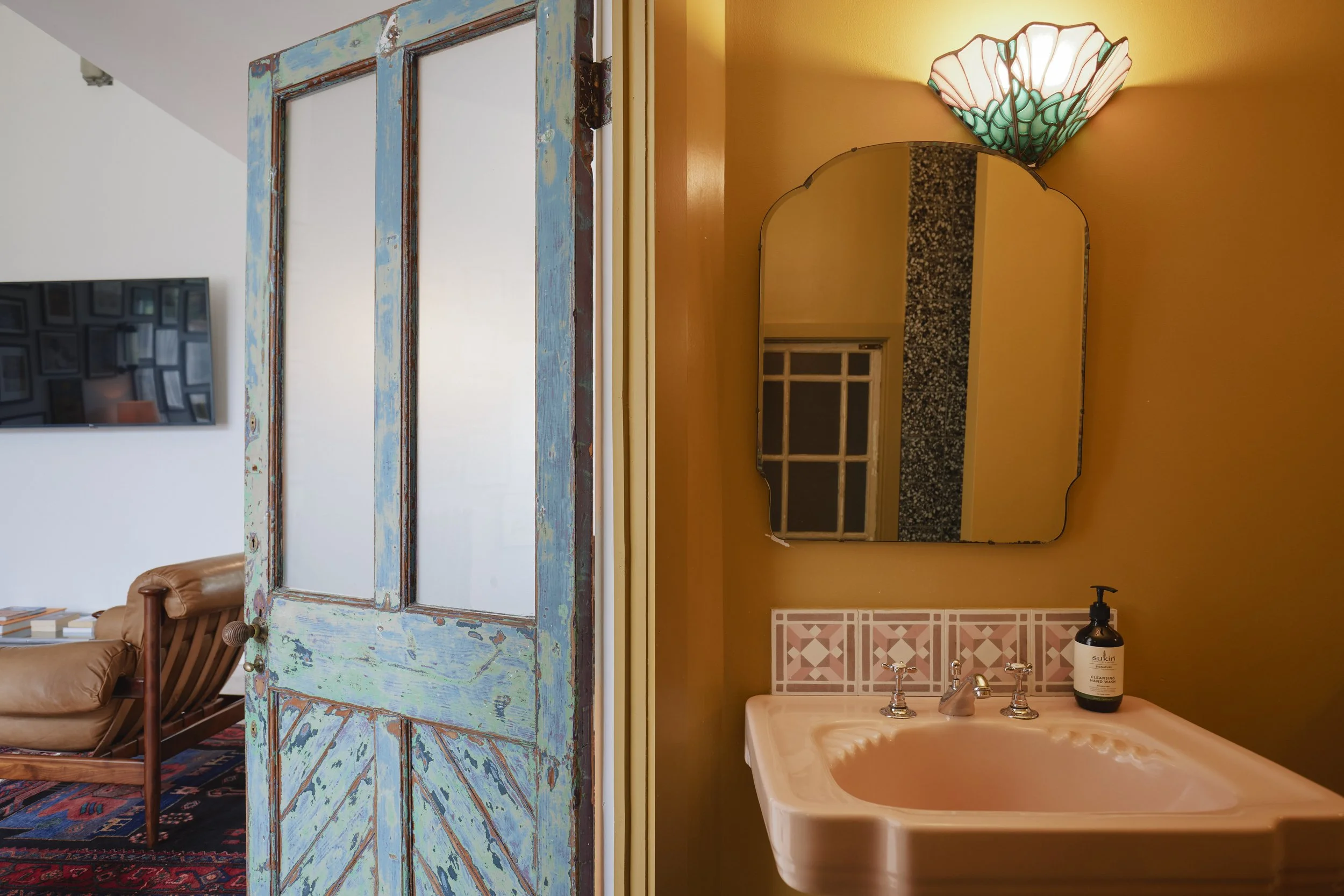 The yellow bathroom at Molly's Cabin