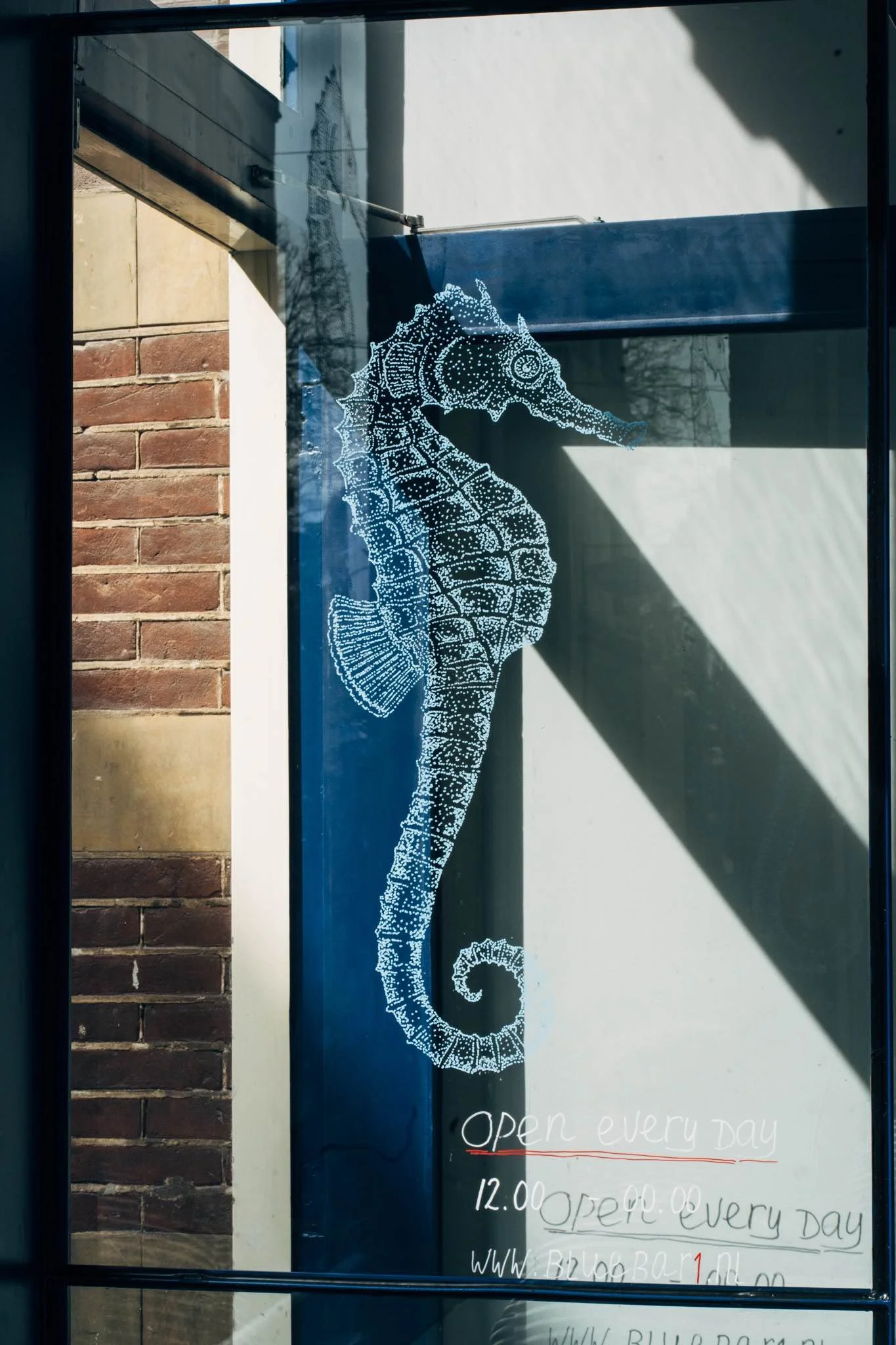 BLUE BAR 1_FABIAN CALIS_30-03-2022_00695_10_11zon.jpg