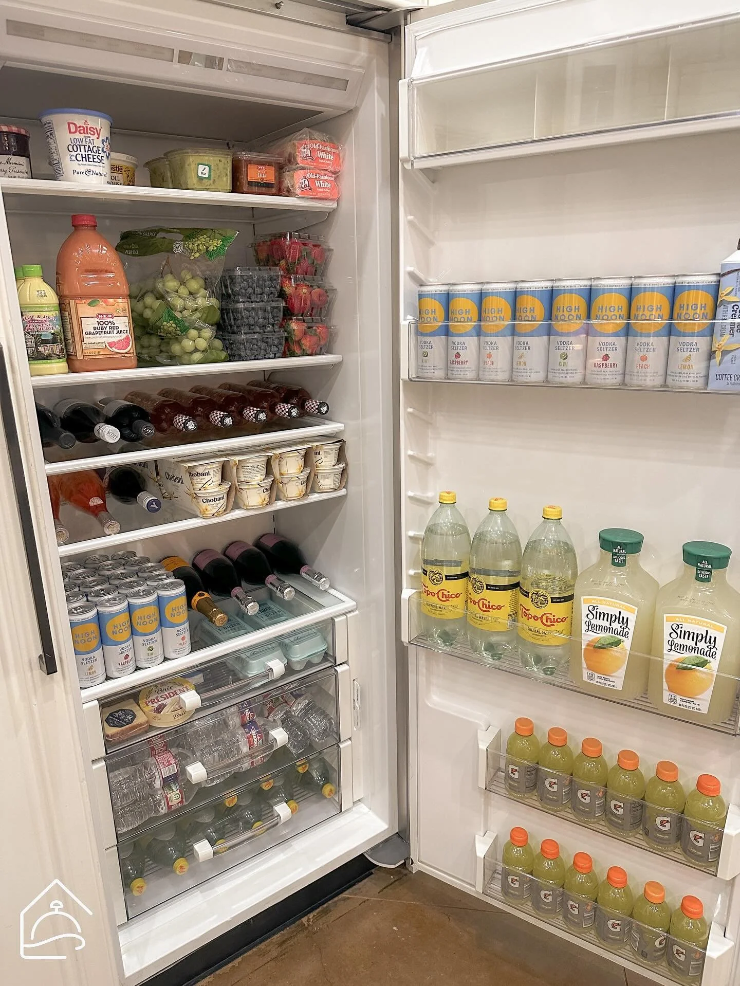 Groceries, handled 🛒✨

Visiting Austin and staying in an Airbnb? Send NOVA your grocery list and arrive to a fully stocked, thoughtfully organized fridge&mdash;so you can settle in right away.

📩 DM or email connect@novaconciergeco.com #austinconci
