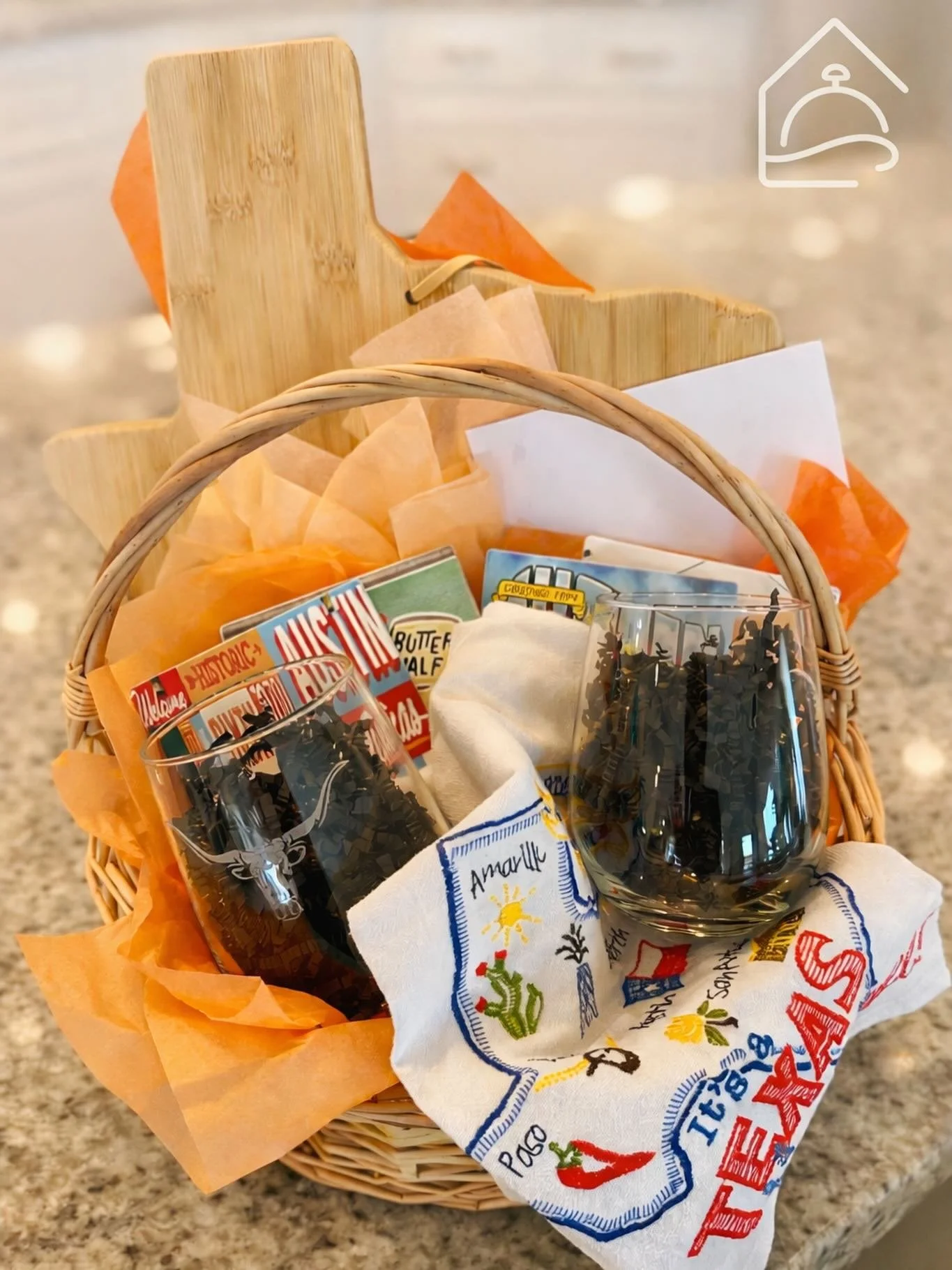 There&rsquo;s something special about a gift that feels like home the moment it&rsquo;s received. 🤍

This Texas-inspired basket was created as a closing gift for a new Lake Austin homeowner&mdash;layered with local charm, everyday usefulness, and a 