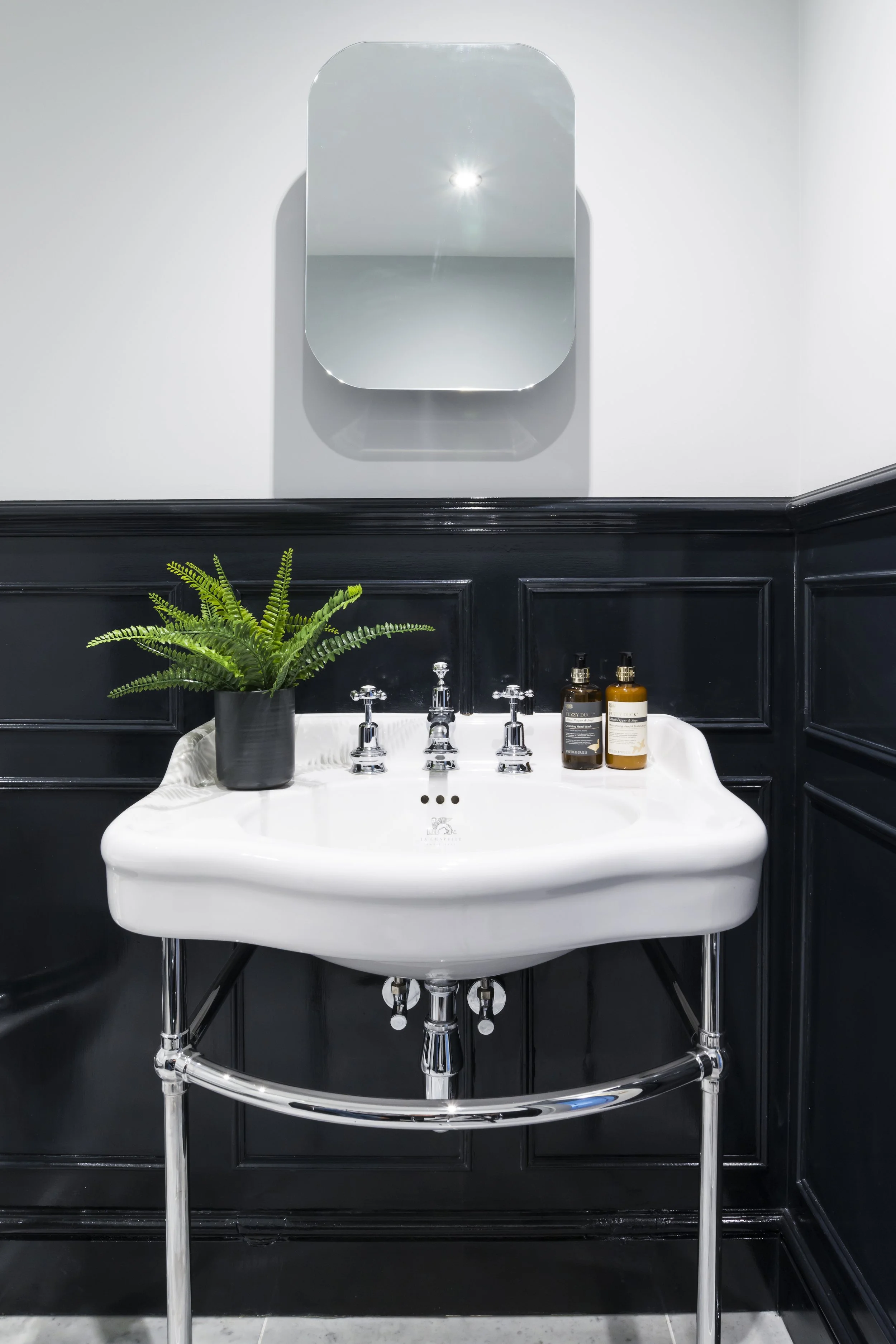 ExhibitionRd_VR_15 copy.JPG