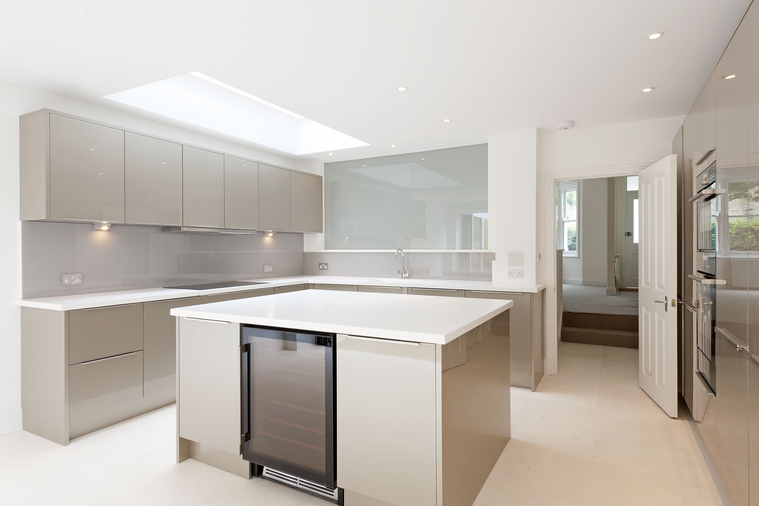 7 Fullerton Rd Kit 2L.jpg