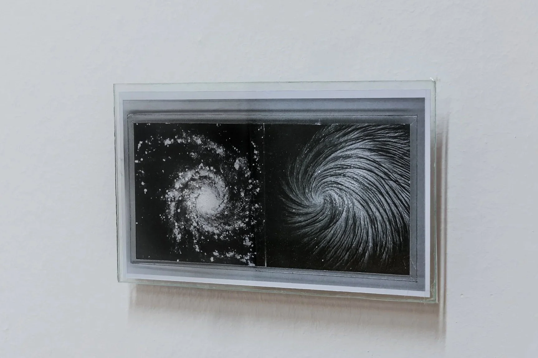 Kleines Wandbild, Wirbel, Hinterkopf eines Kindes und Galaxie, Zeitgenössischen Künstlers Eduard Winklhofer, Kunst & Gewerbeverein, 2018