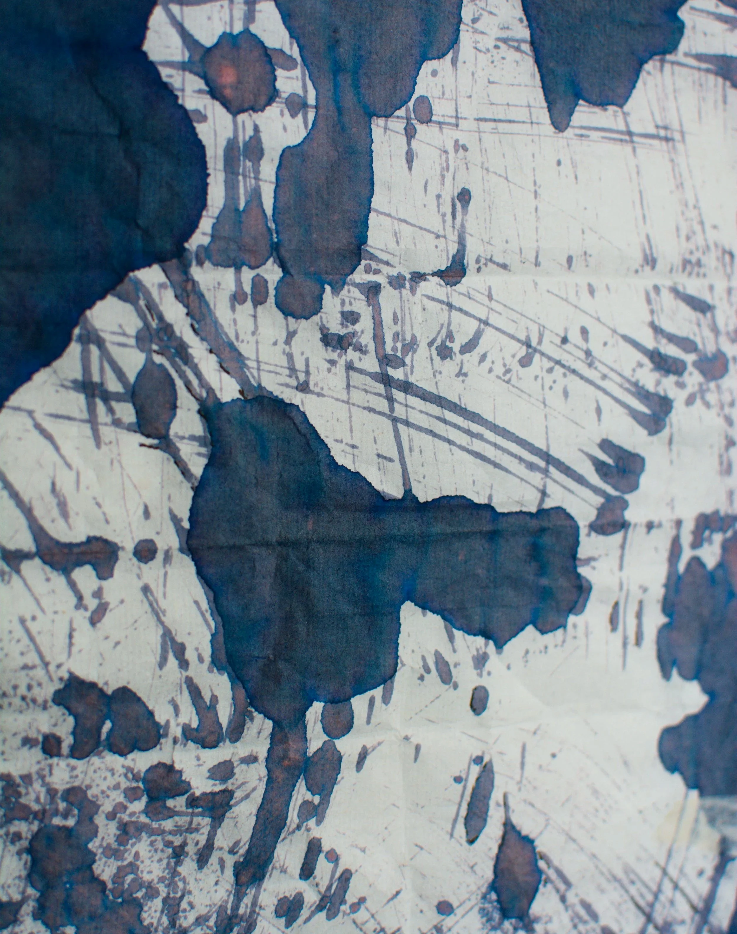 Nahaufnahme, Kunstwerk, Tinte auf japanischem Reispapier, von zeitgenössischem Düsseldorfer Künstler Eduard Winklhofer, Atelier Düsseldorf