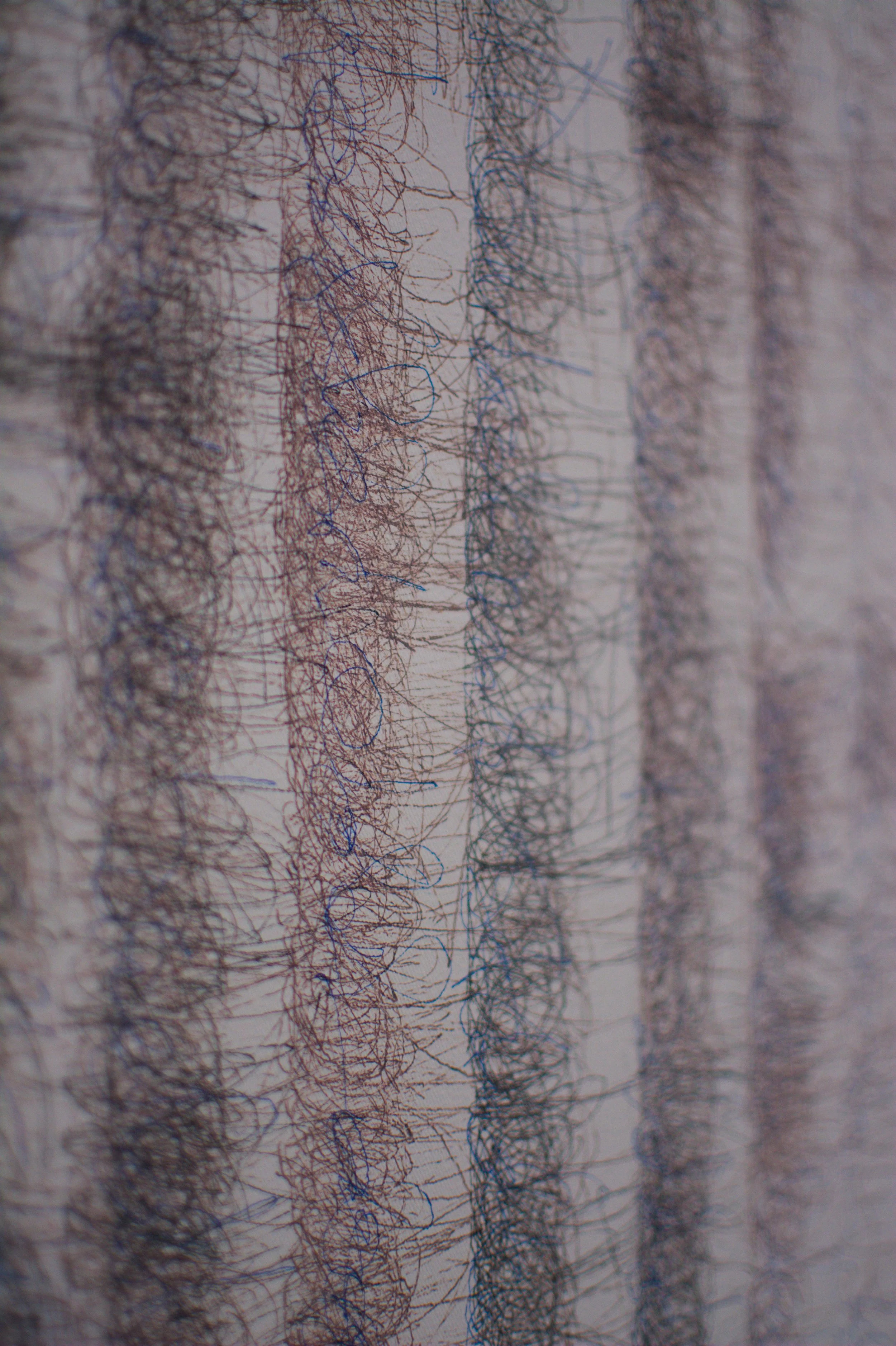 Nahaufnahme, Hannah Arendt "Perlentaucher", 240 x 180cm, Gelschreiber auf Leinwand, Kunstwerk aktuell, Wandbild, Schriftbild, Acryl auf Leinwand, von zeitgenössischem Düsseldorfer Künstler Eduard Winklhofer, Atelier Düsseldorf