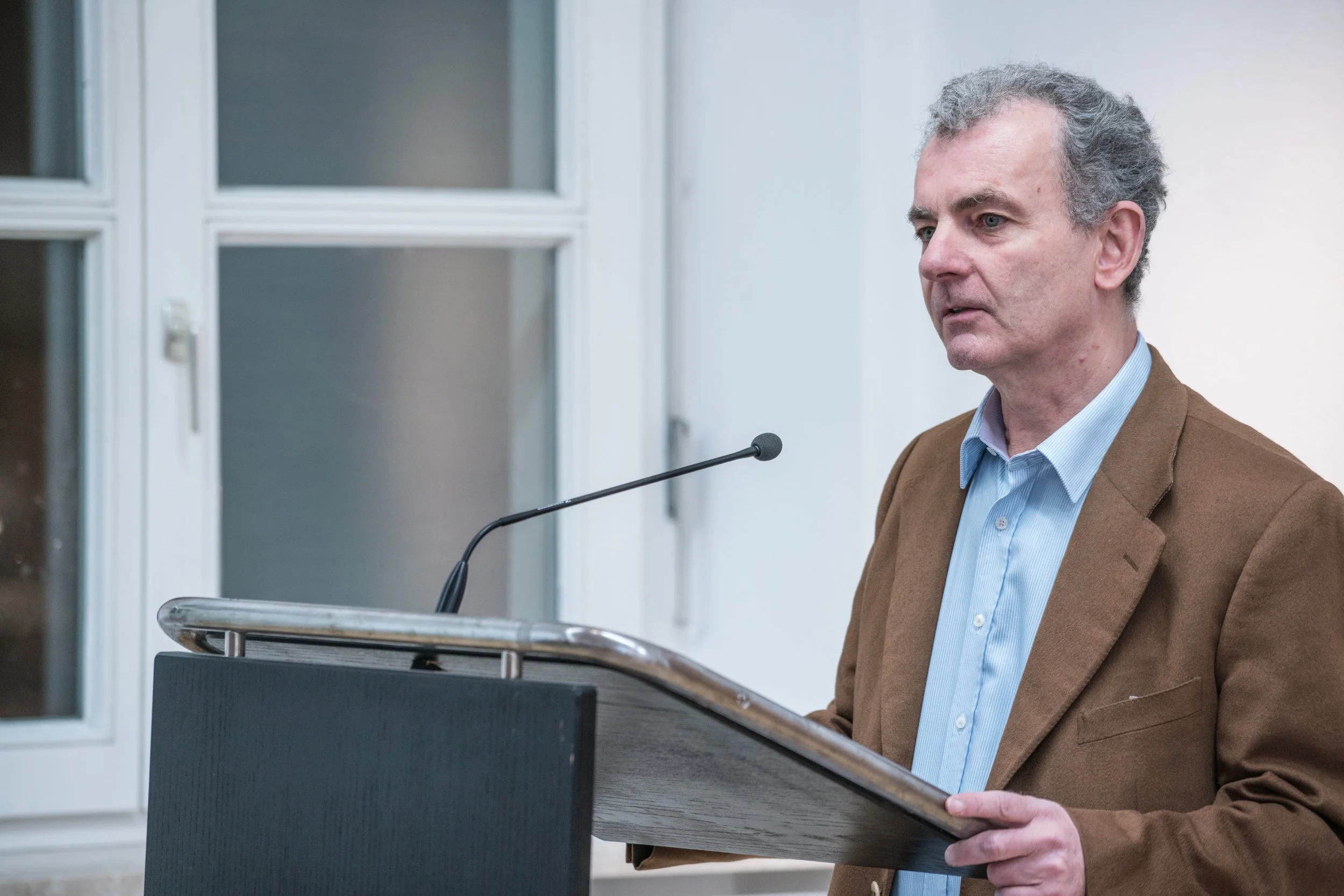 Eduard Winklhofer spricht bei Eröffnung von Ausstellung in Regensburg des Zeitgenössischen Künstlers Eduard Winklhofer, Kunst & Gewerbeverein, 2018