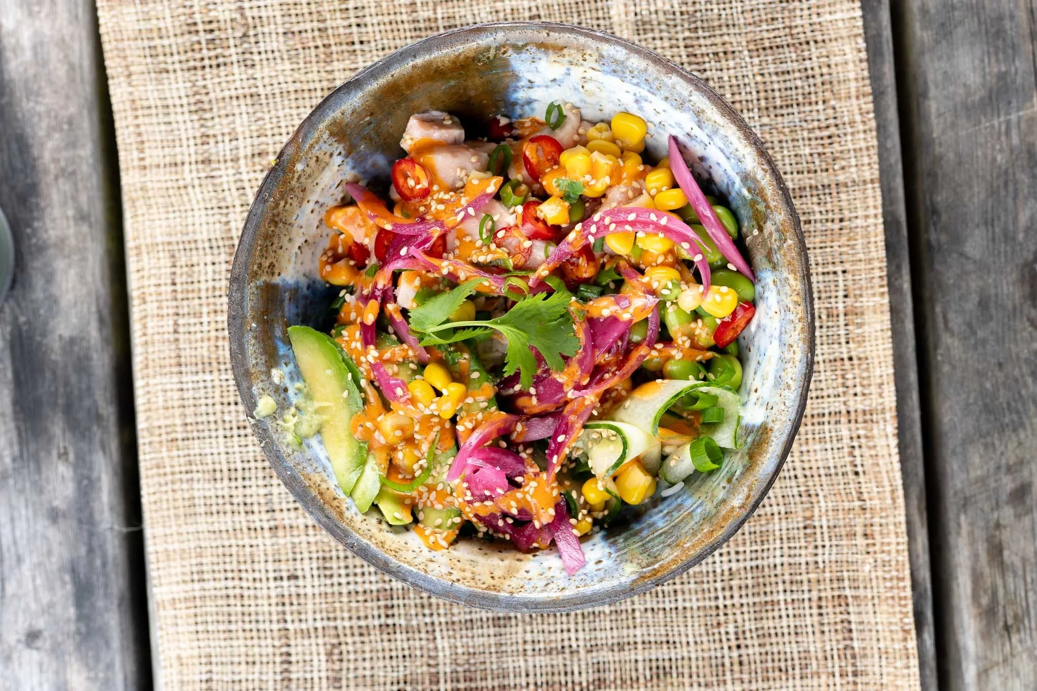 Fargerik pokebowl. Matfotografi. 