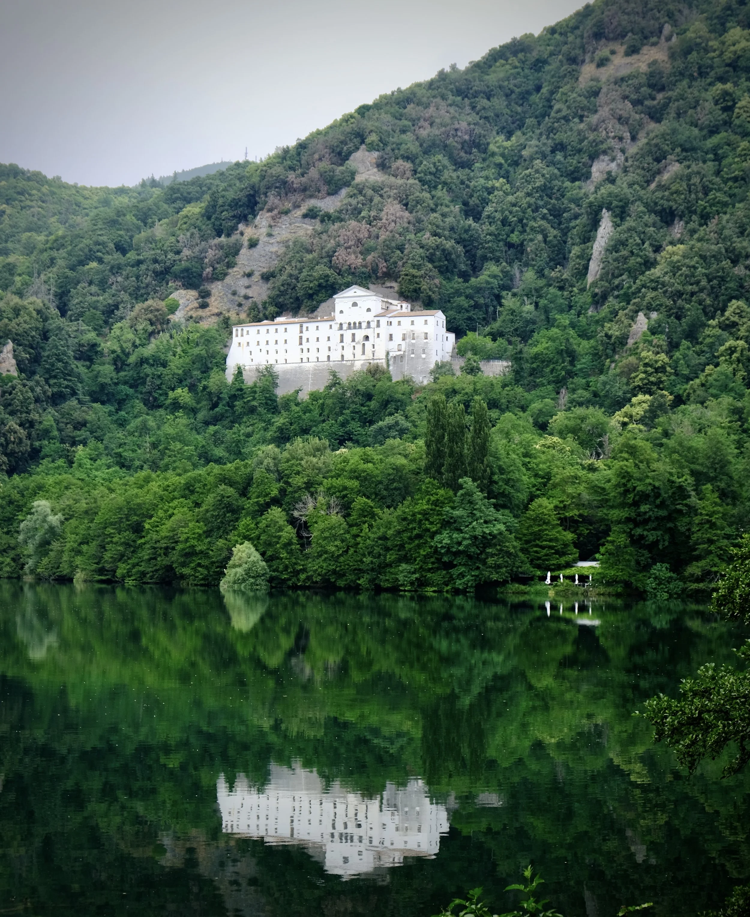 12 01_1 LAKE monticchio.JPG