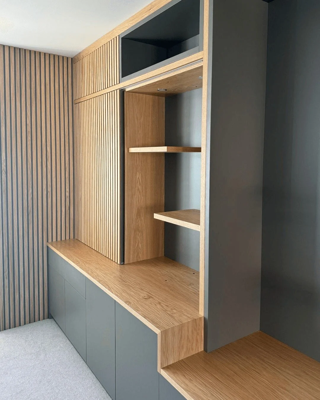 We like good angles and we cannot lie. 

#buckinghamshirebusiness #buckinghamshiresmallbusiness #bespokefurnituredesign #cabinetmaking #cabinetmaker #bucksandbeyond #bespokedesign