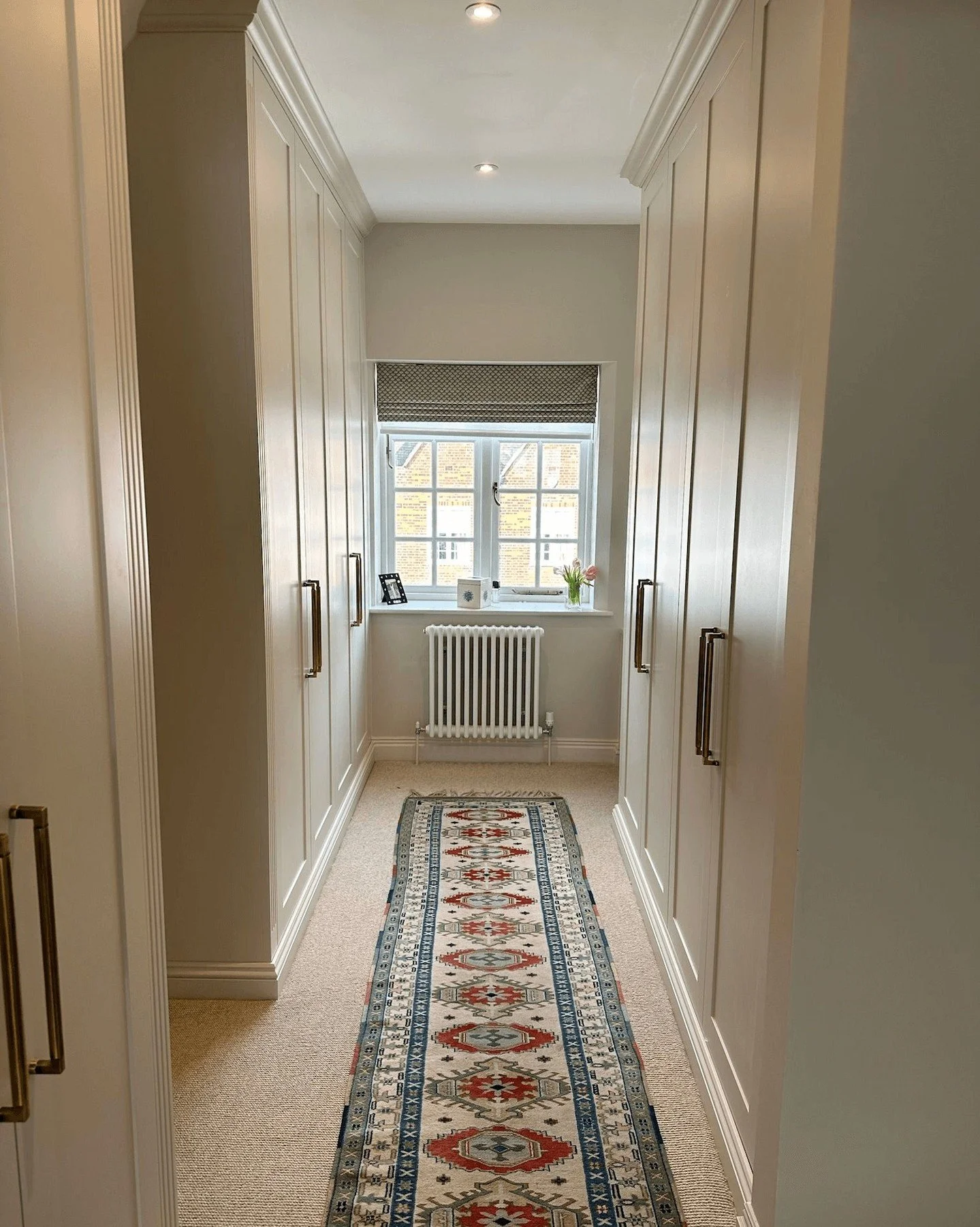 Have you been dreaming of a walk in closet like this? 💭 

We can help you with that! 

#buckinghamshirebusiness #buckinghamshiresmallbusiness #bespokefurnituredesign #cabinetmaking #cabinetmaker #bucksandbeyond #bespokedesign