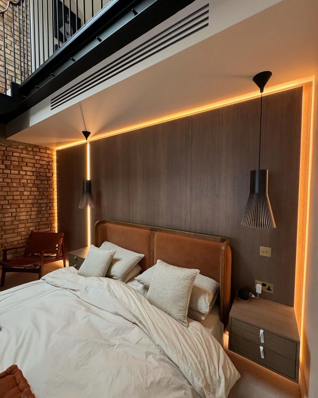 It doesn't matter how big, small, unique or unusual your space is - we're here to transform it into something breathtaking. 

This backlit wall really is something to delight in! 

#buckinghamshirebusiness #buckinghamshiresmallbusiness #bespokefurnit