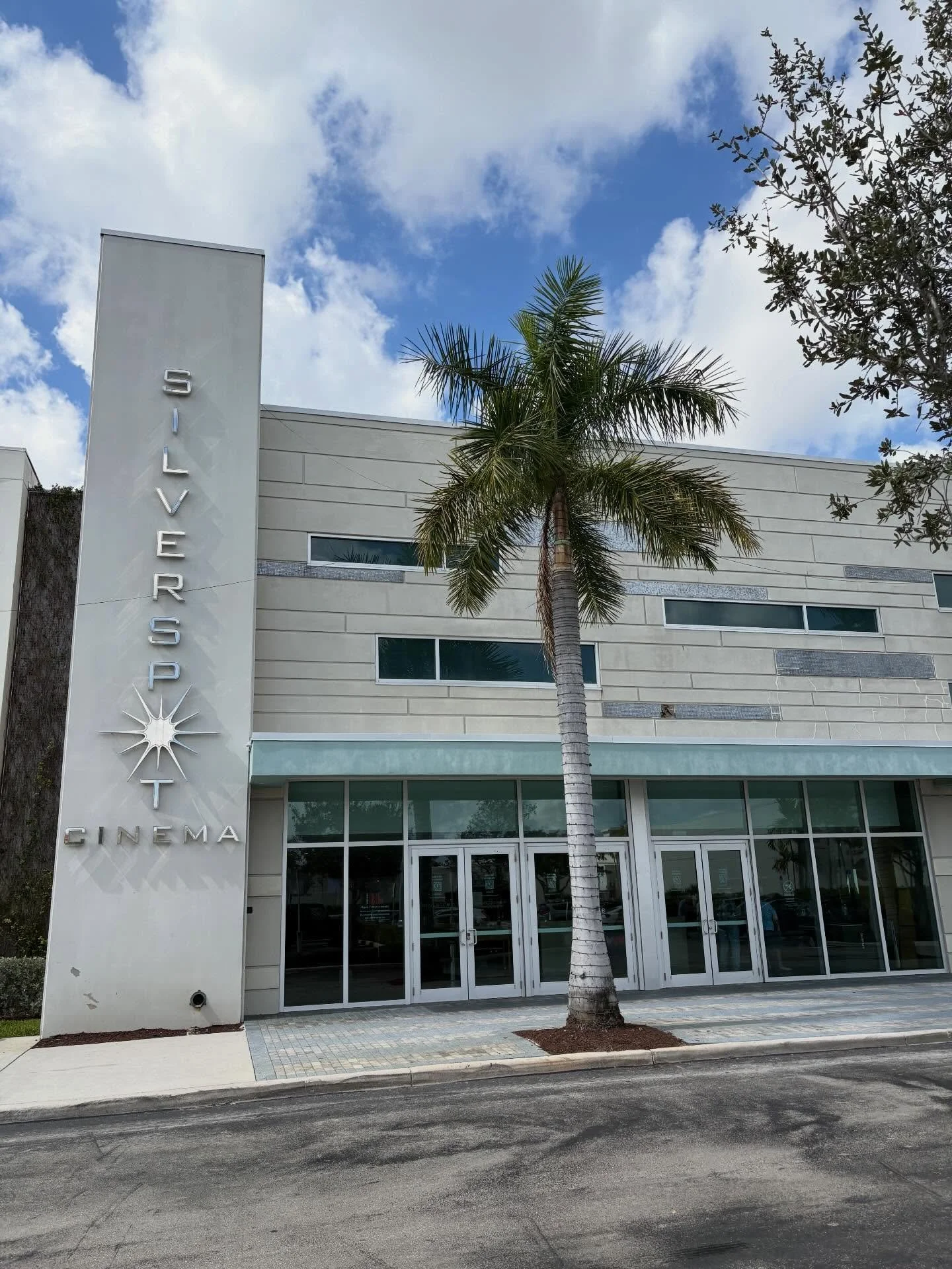 Silverspot Cinema Coconut Creek 11 - Coconut Creek, FL

Theater #8 of 2026

#movies #movietheater #tourdecinemas