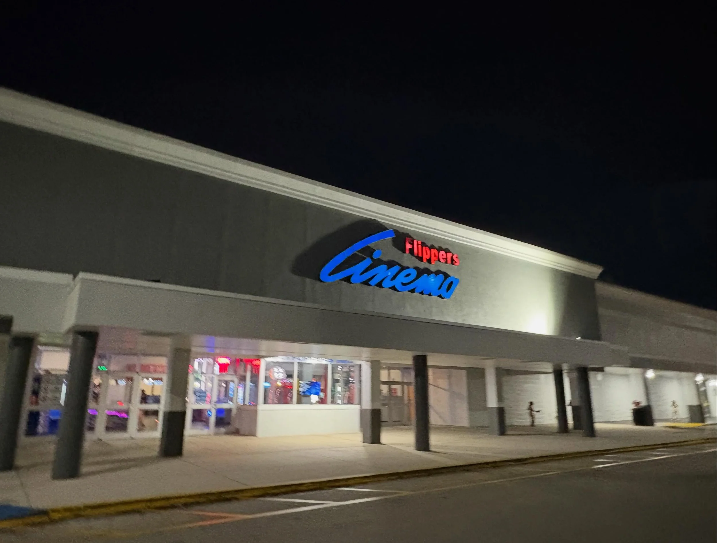 Flippers Cinema &amp; Arcade - Hollywood, FL

Theater #29 of 2026

#flipperscinema #tourdecinemas