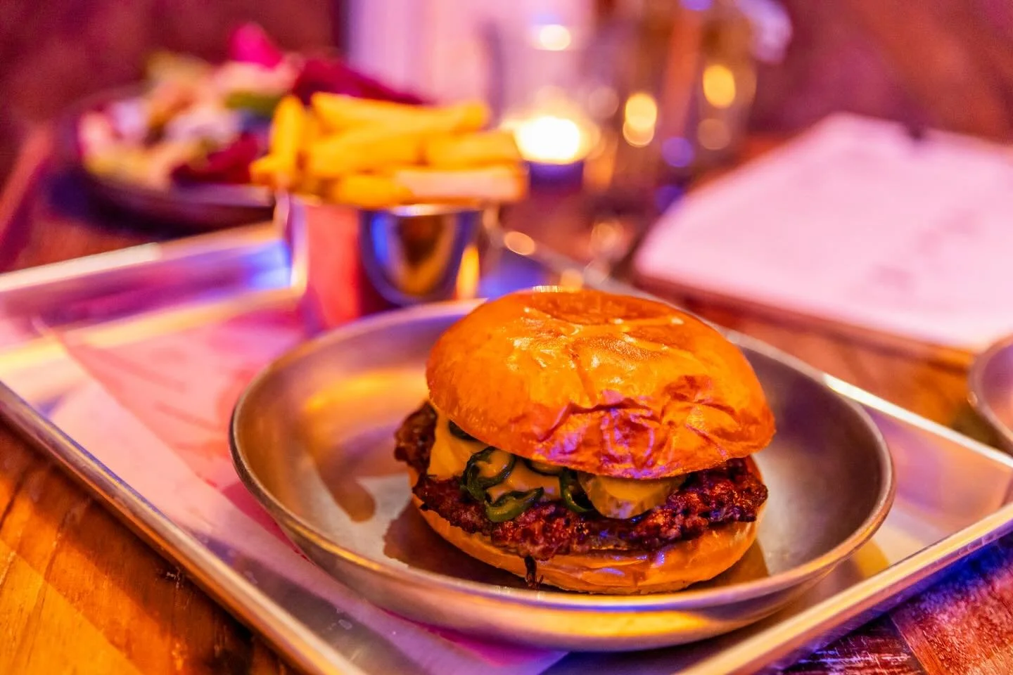 SUPER SUNDAY 🍽️ Burgers &amp; Steaks vs Roasts 
Who are you supporting? Kick off from 12pm 
@stakehaus_margate