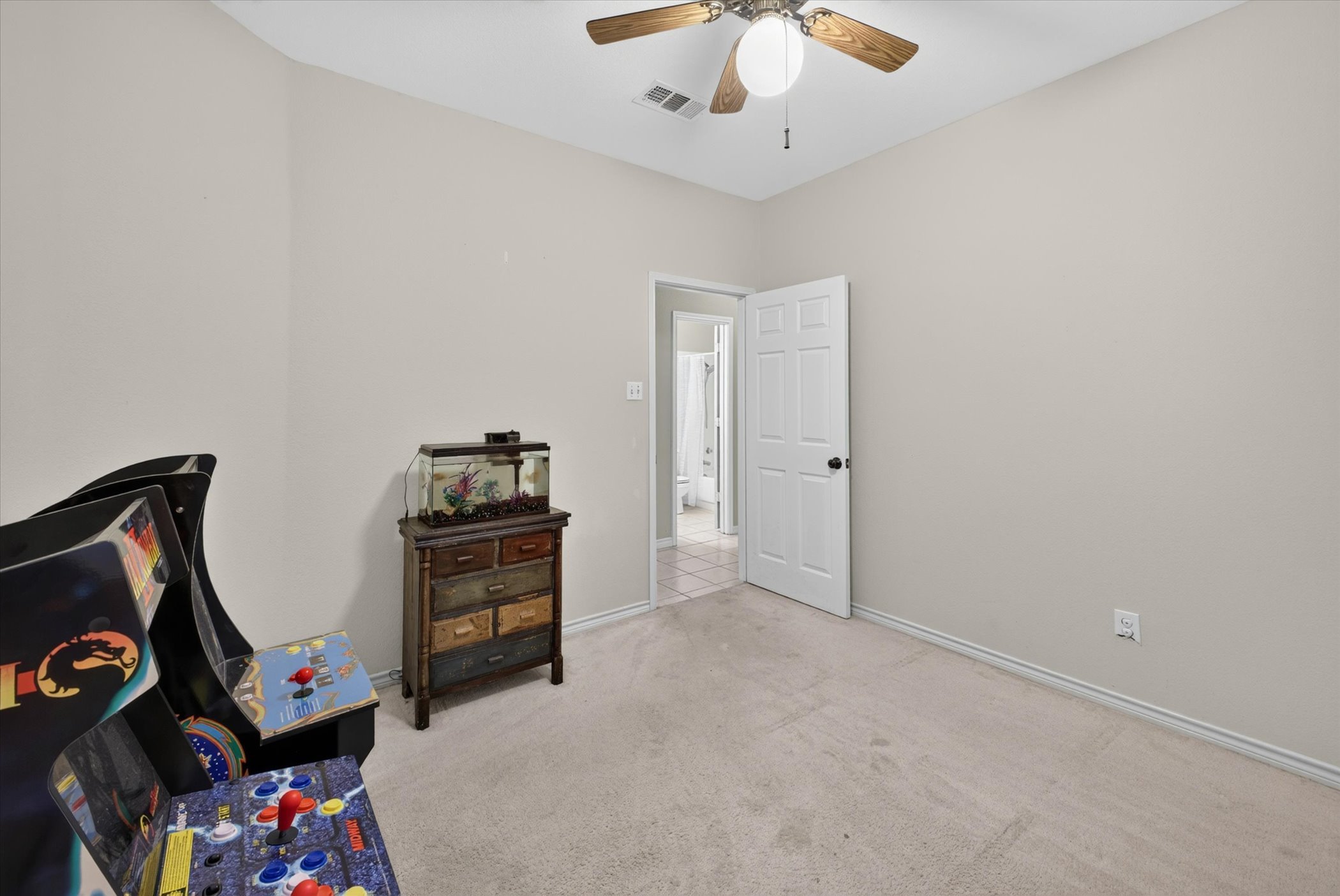 31-1604-Willow-Ln-Windowstill.jpg