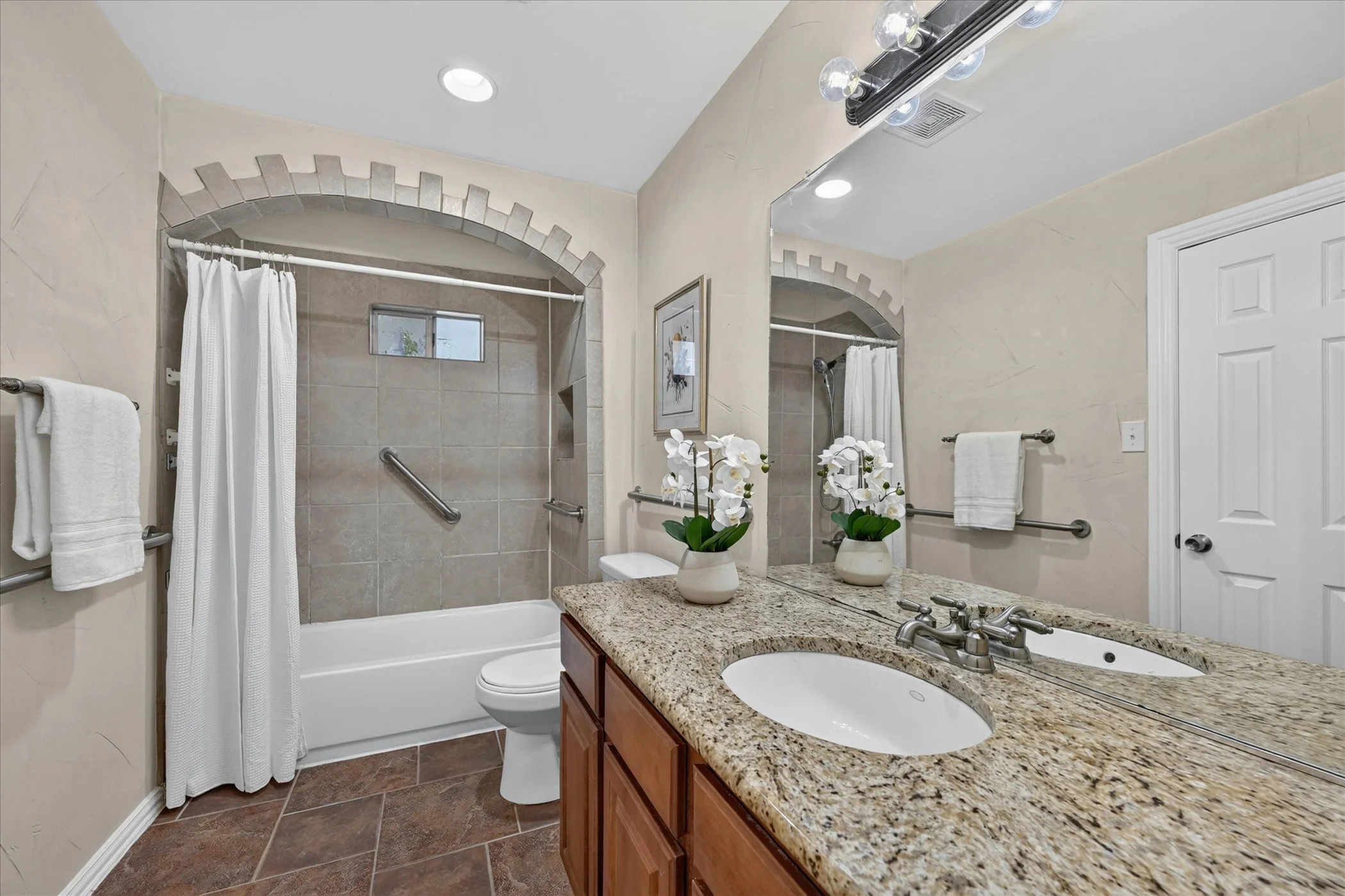 18-1308-Sherman-St-McKinney-WindowStill.jpg