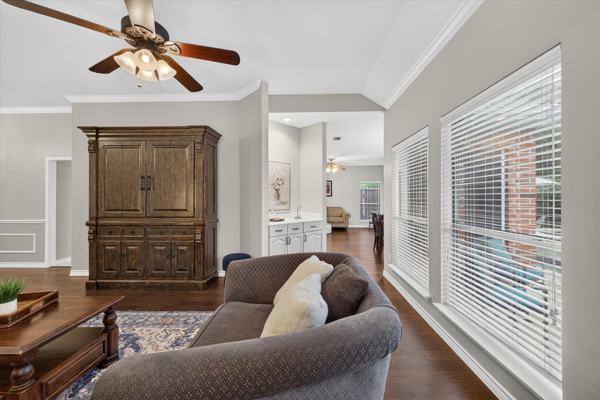 11-1604-Willow-Ln-Windowstill.jpg