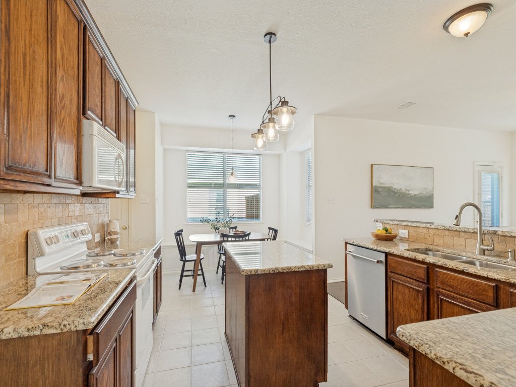 5905-pine-meadow-ln-mckinney-tx-75070-MLS-7.jpg