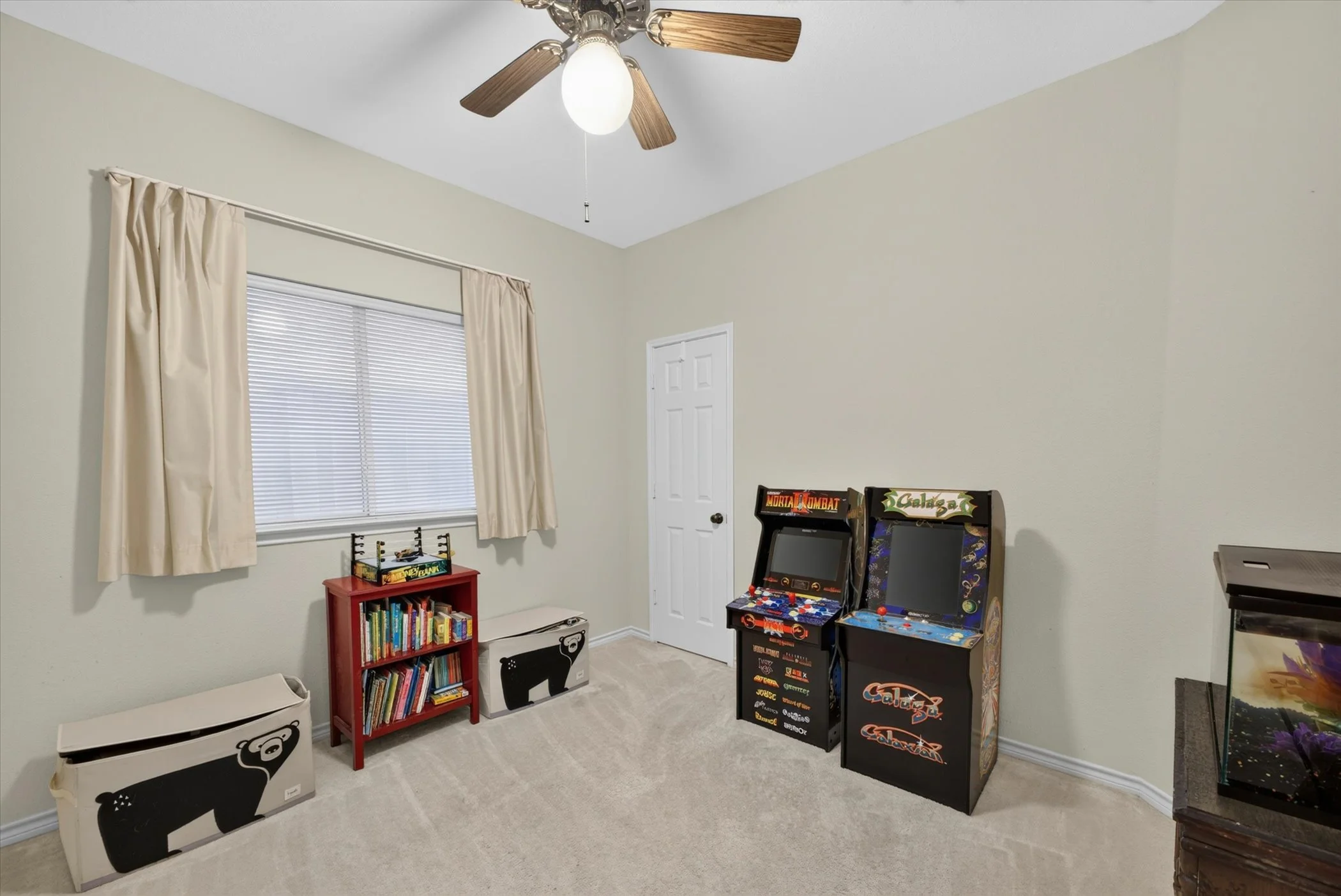 30-1604-Willow-Ln-Windowstill.jpg